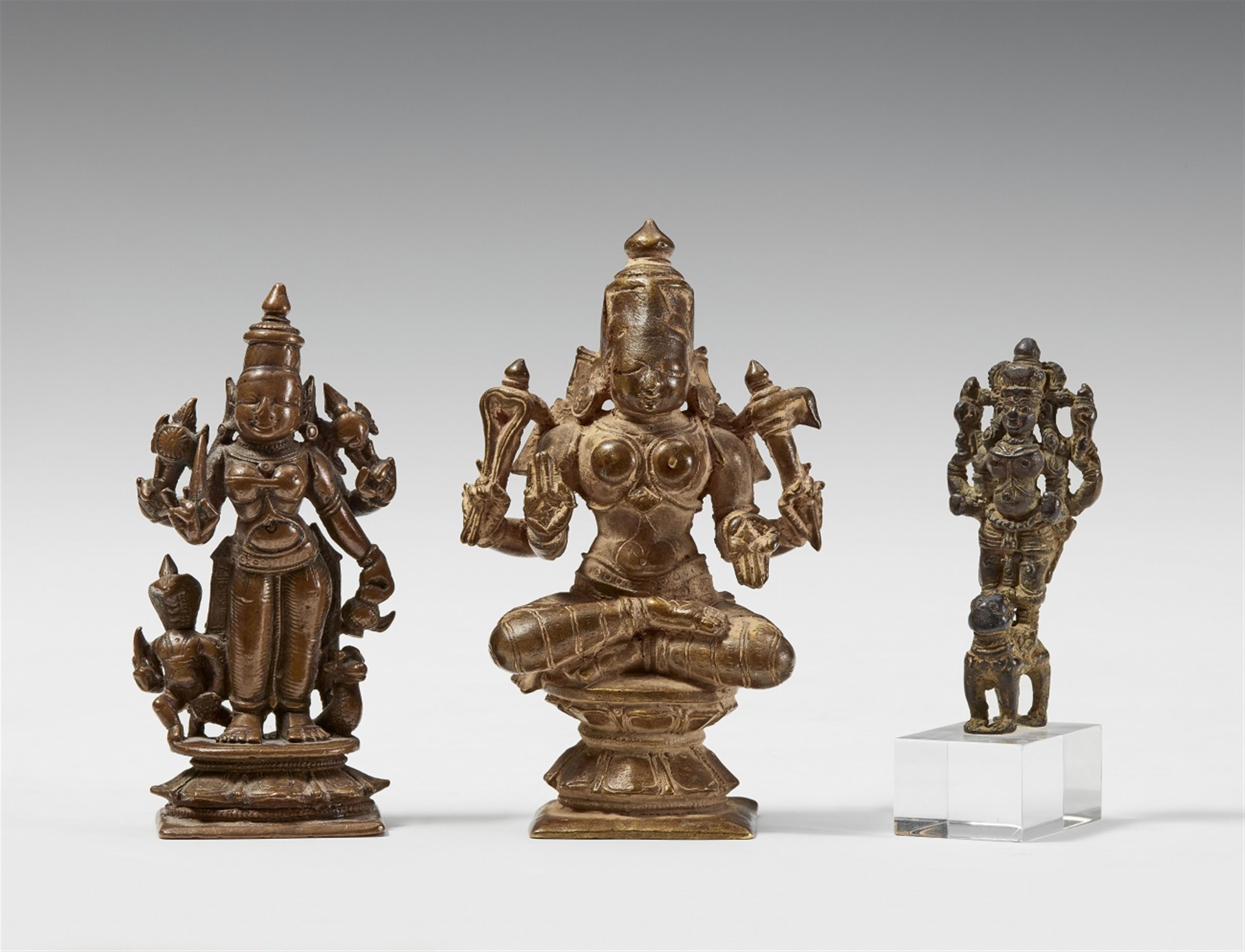 Three South Indian bronze figures of the four-armed Durga. 17th/19th century - image-1