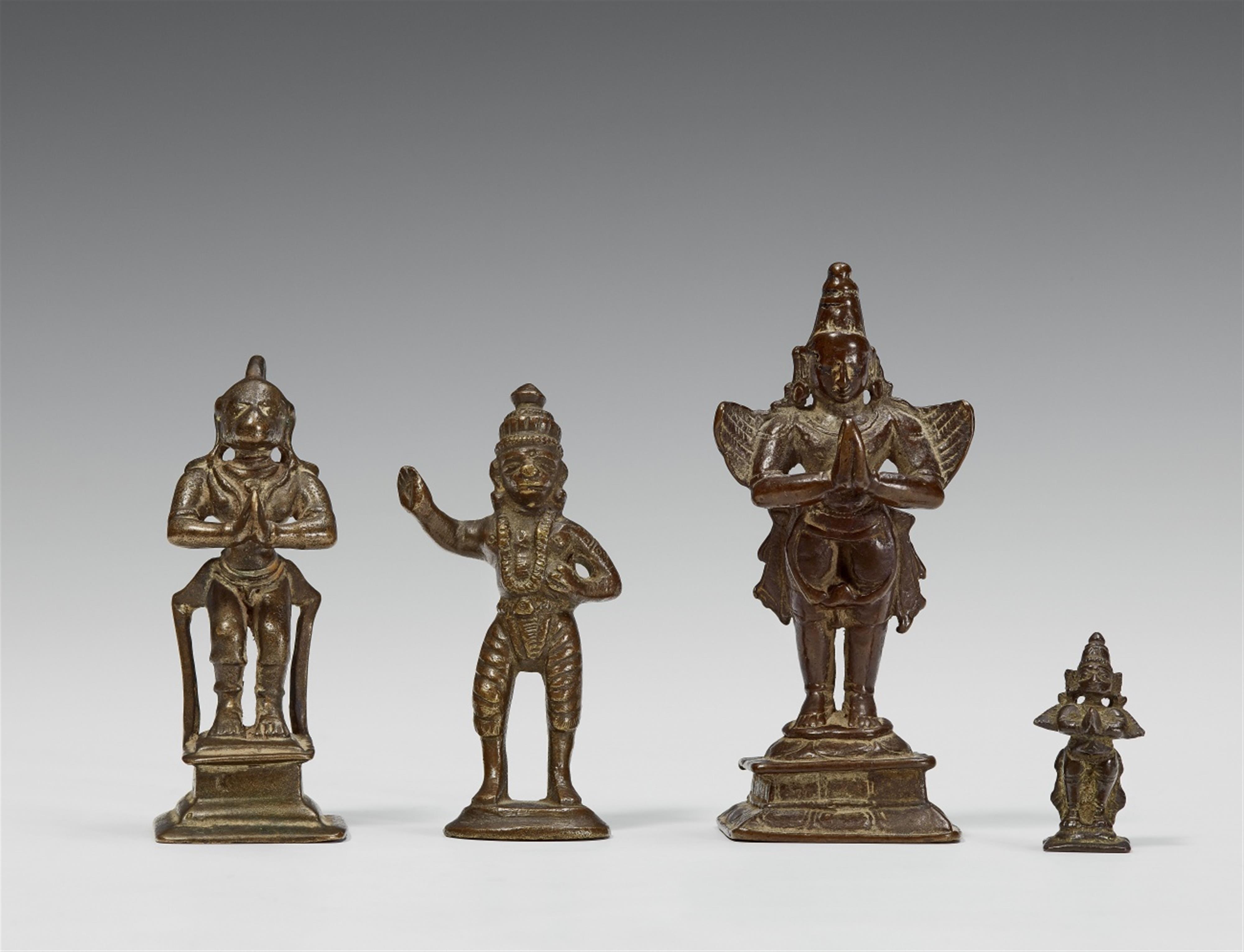 Four South Indian bronze figures of Hanuman and Garuda. 17th/19th century - image-1