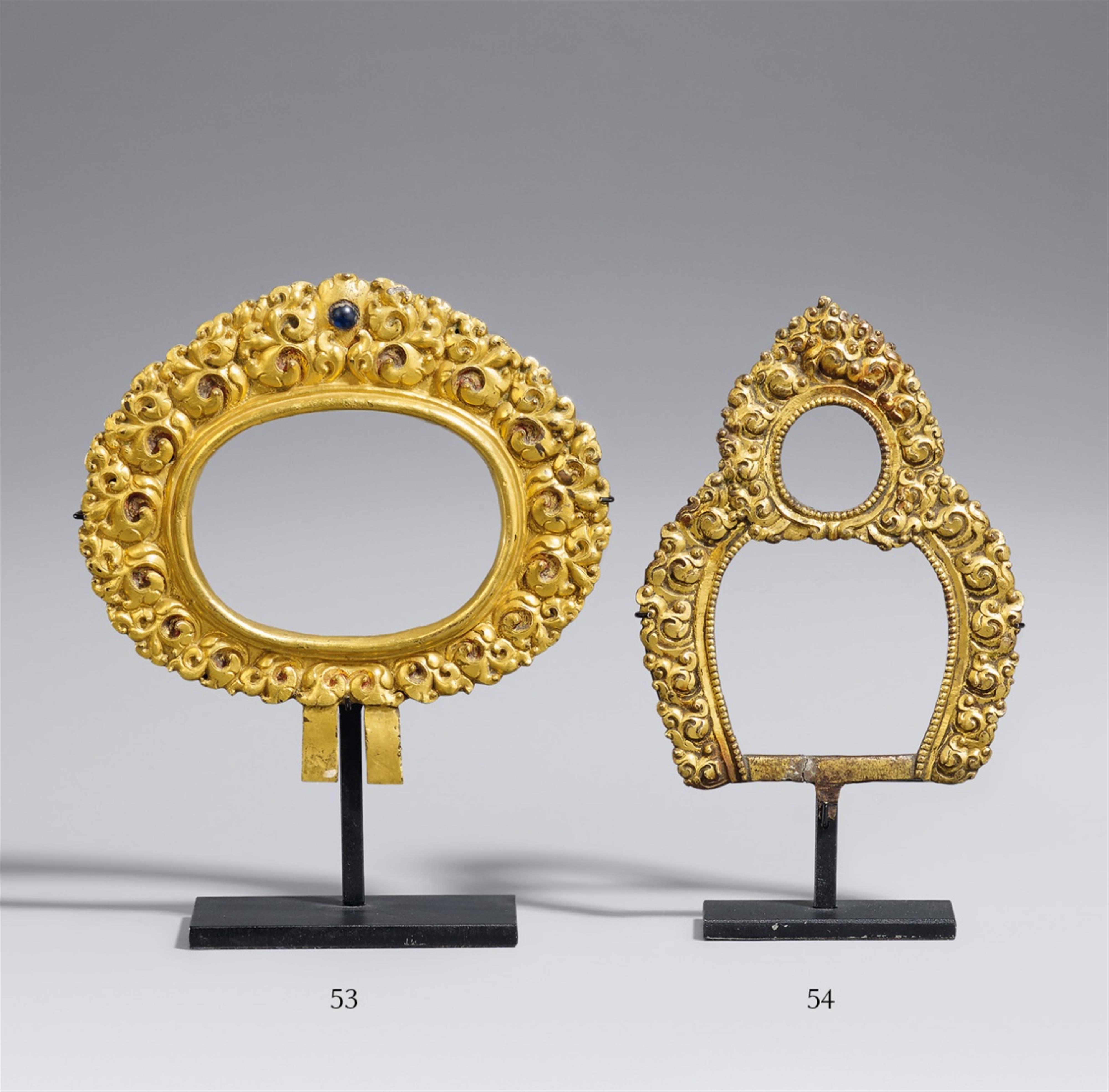 A Tibetan gilt bronze aureole. 18th century - image-1