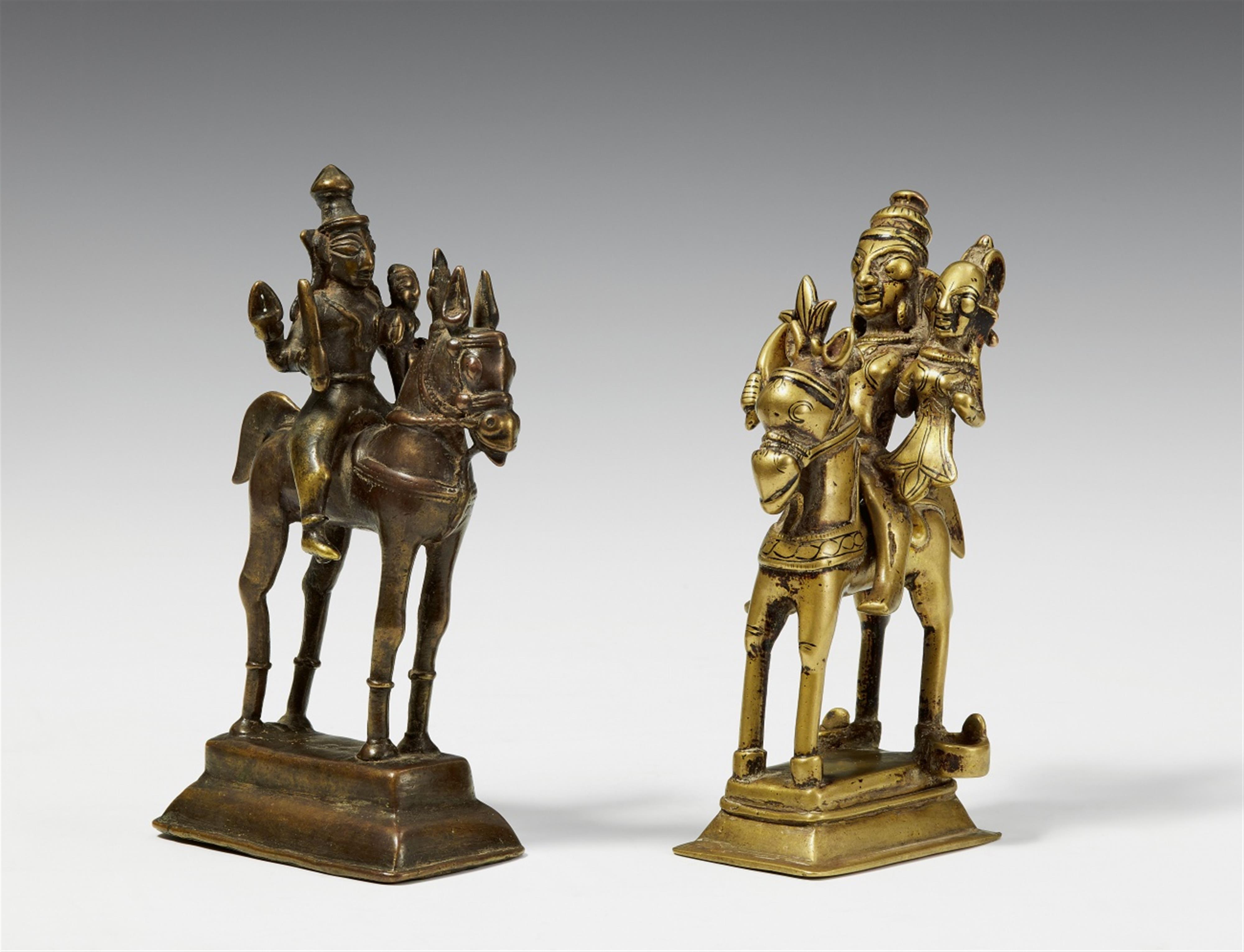 Two Maharashtra brass figures of Kandhoba und Malsa on horseback. 19th century - image-1