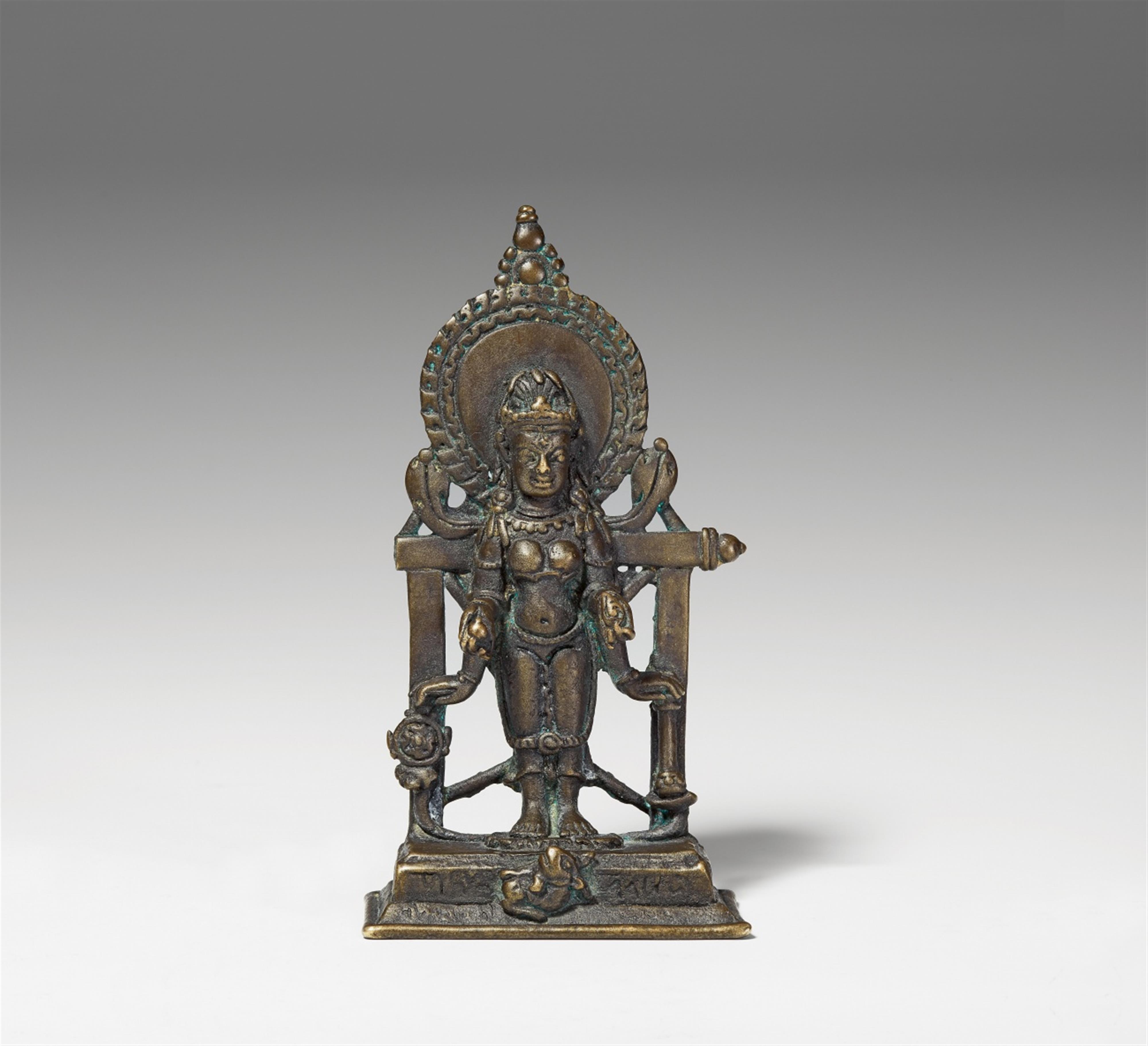 A Mainamati copper alloy altar of Mohini. Northeastern India/Bengal (Bangladesh). Pala period, 9th/10th century - image-1