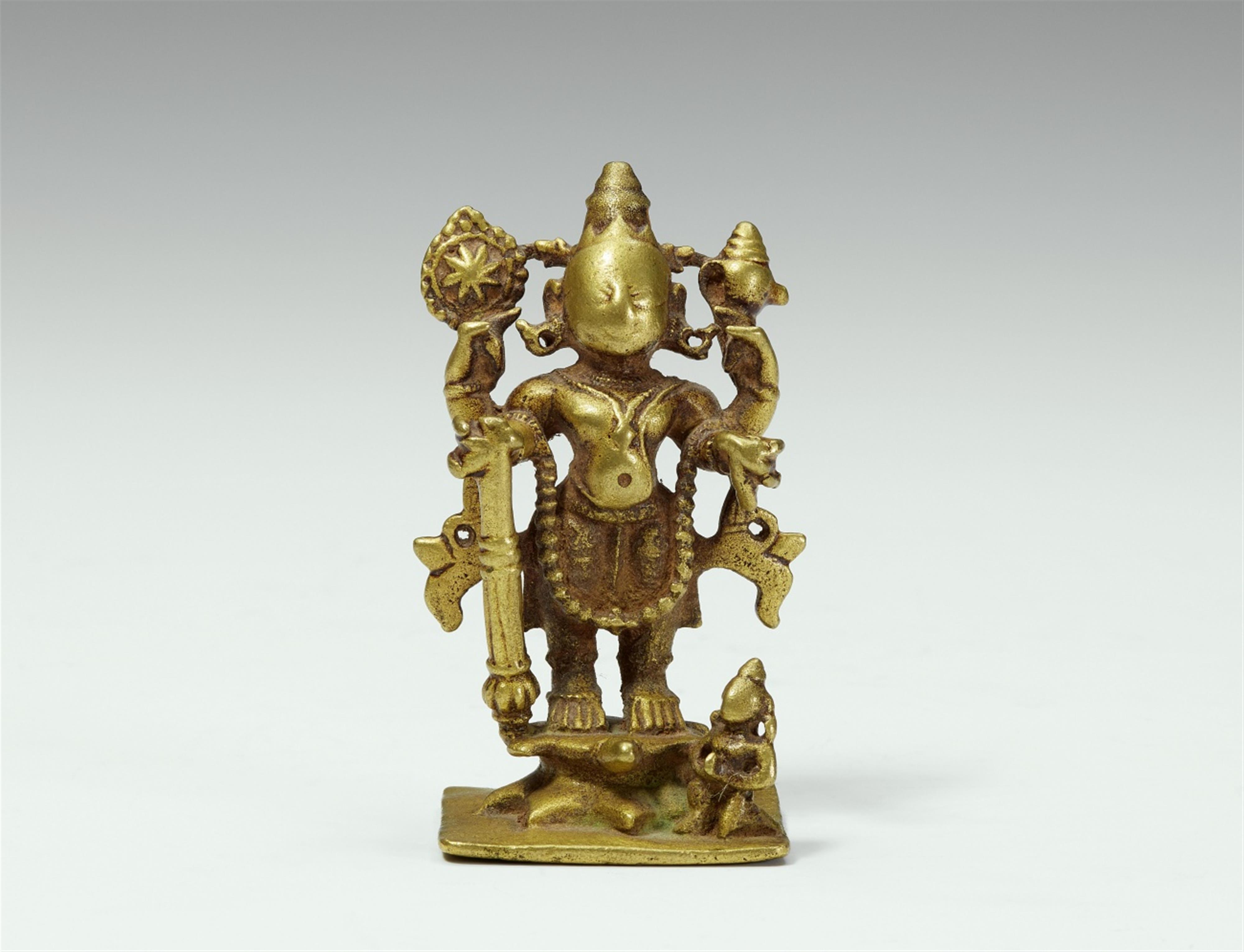An Orissa brass figure of Vishnu. 14th/16th century - image-1