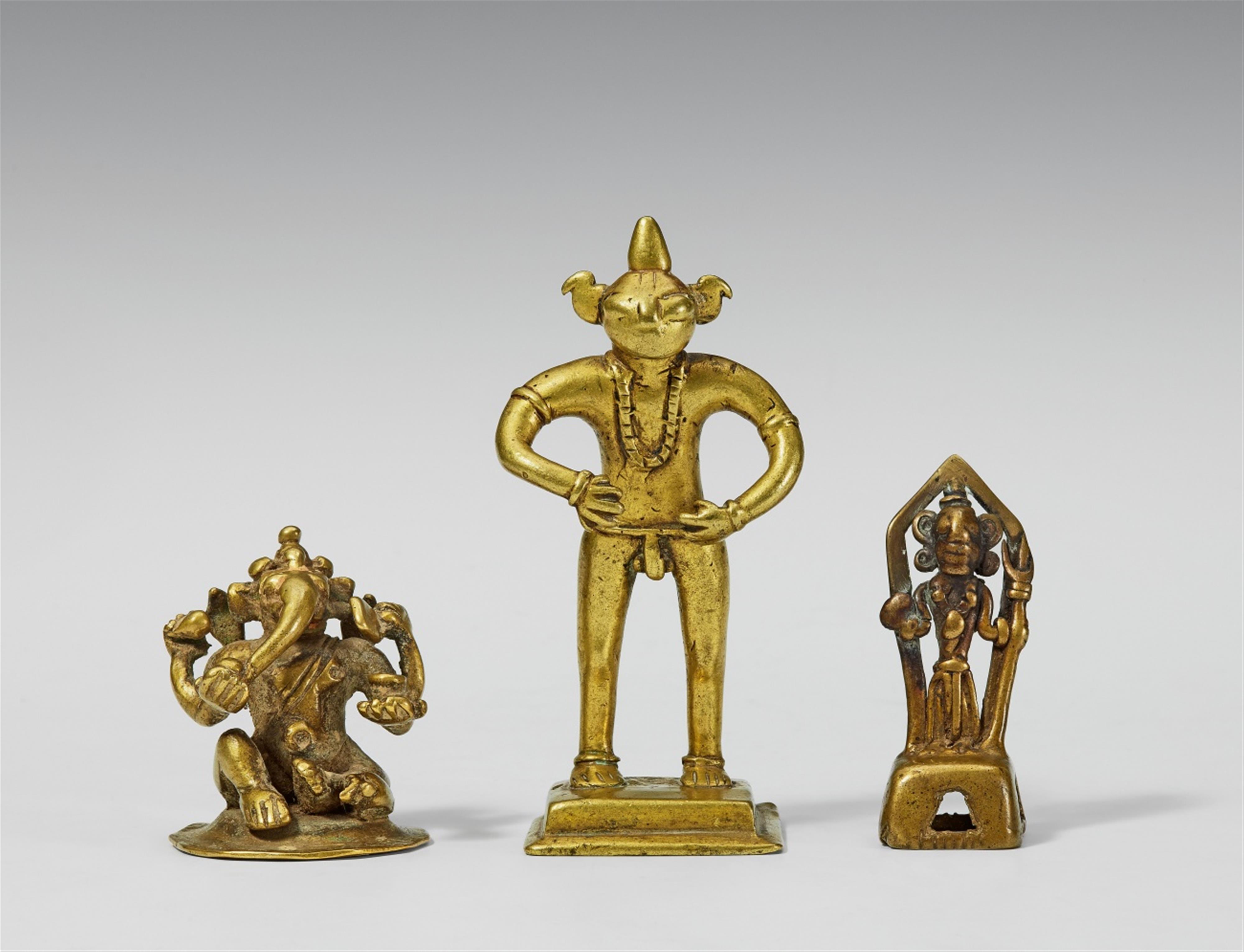 Three Central Indian brass figures. 19th century or earlier - image-1