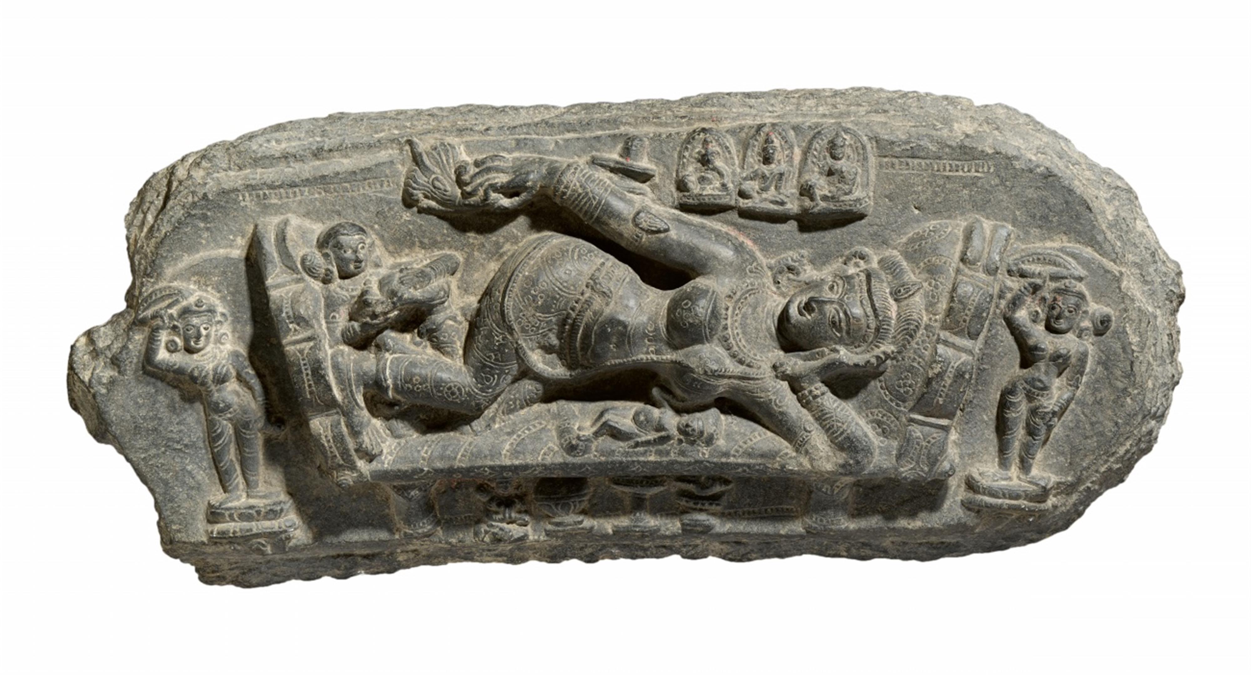 A Bengali stone horizontal stele of Shiva Grahapati. Grauer Stein. Pala dynasty, 10th century - image-1