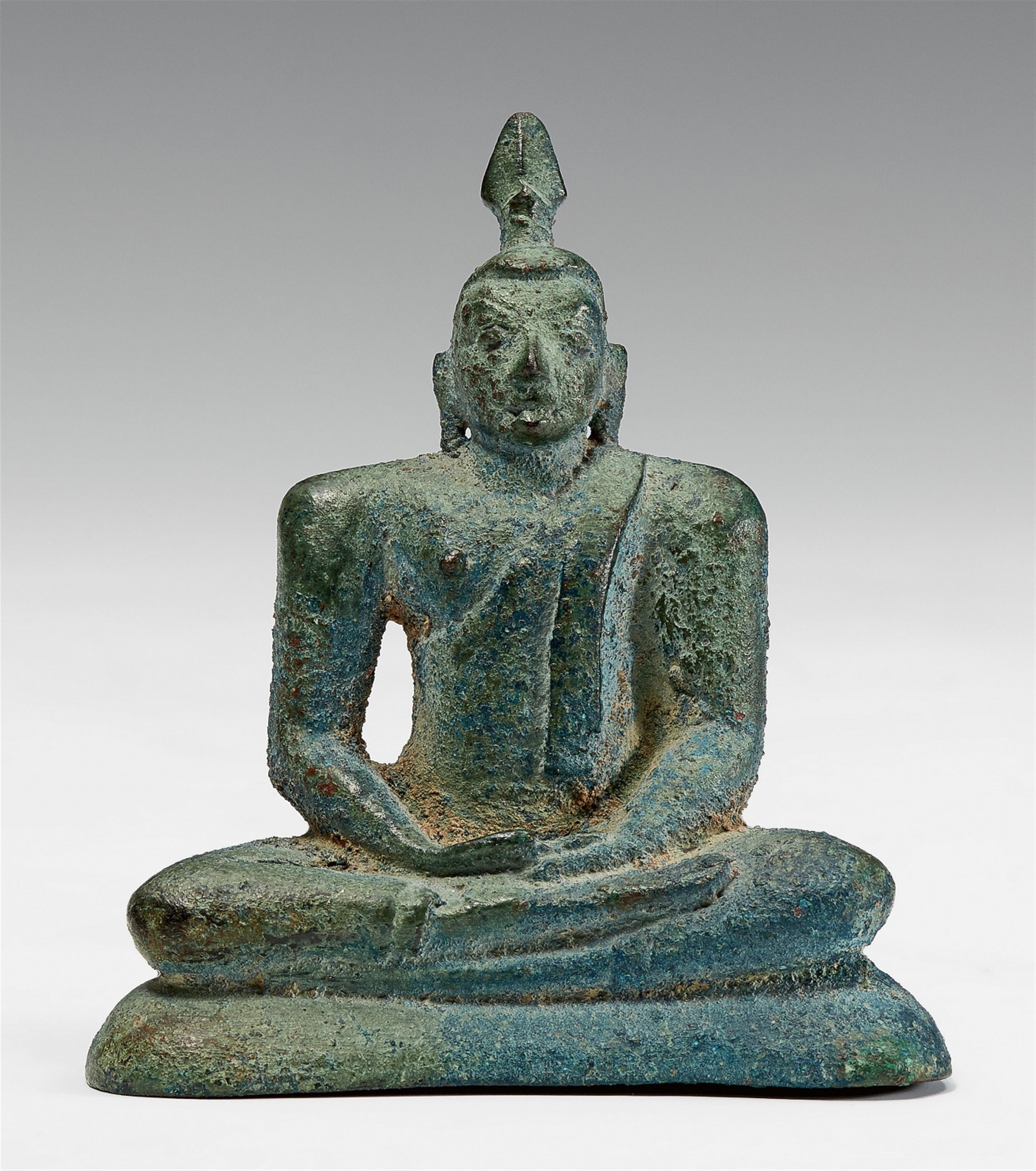 A Sri Lankan bronze figure of Buddha. Pollonnaruva period, 12th/13th century - image-1