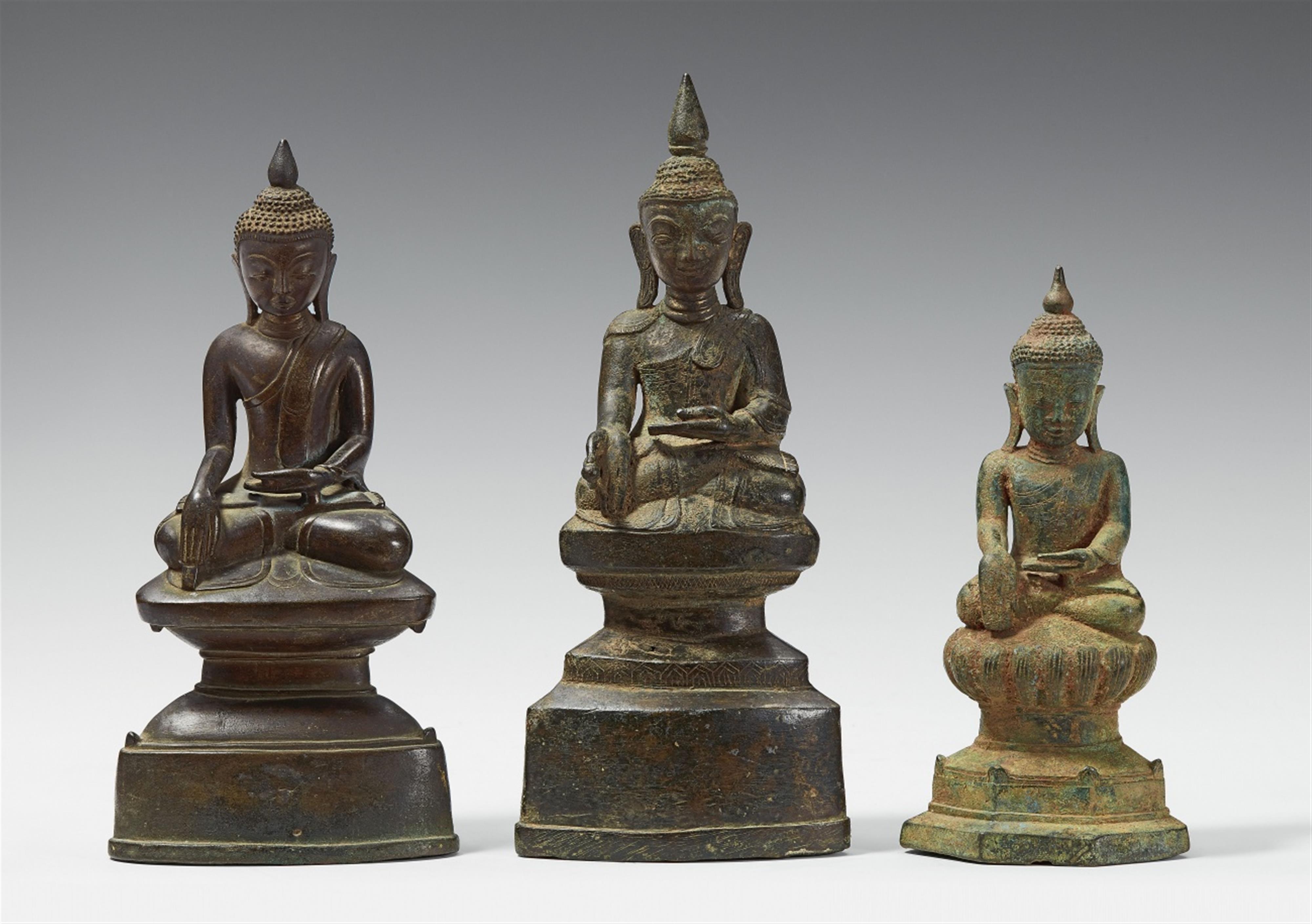 Three Burmese Shan bronze figures of Buddha Shakyamuni. 18th/19th century - image-1