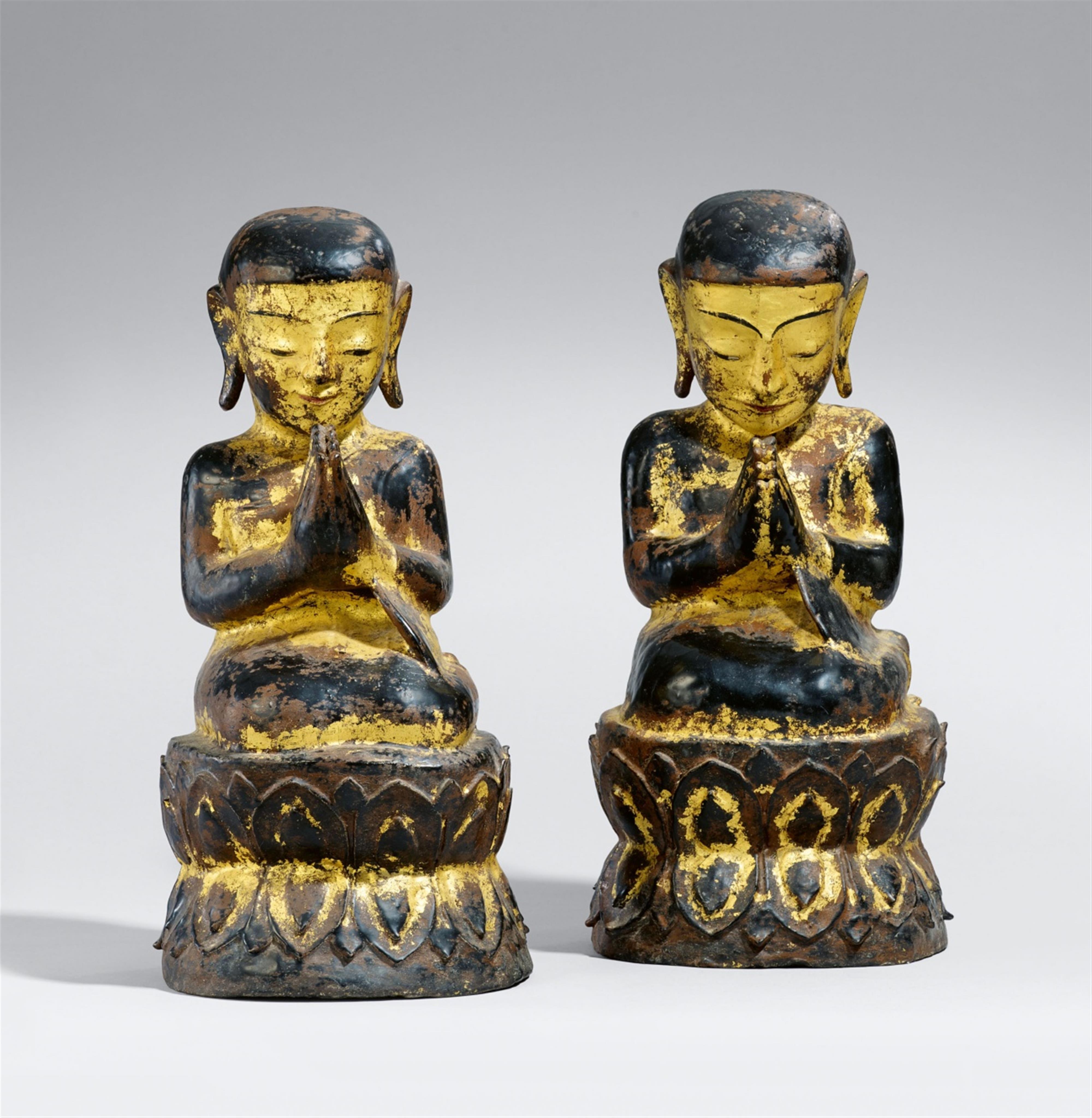 Two Burmese dry lacquer figures of monks or devotees. 19th century - image-1