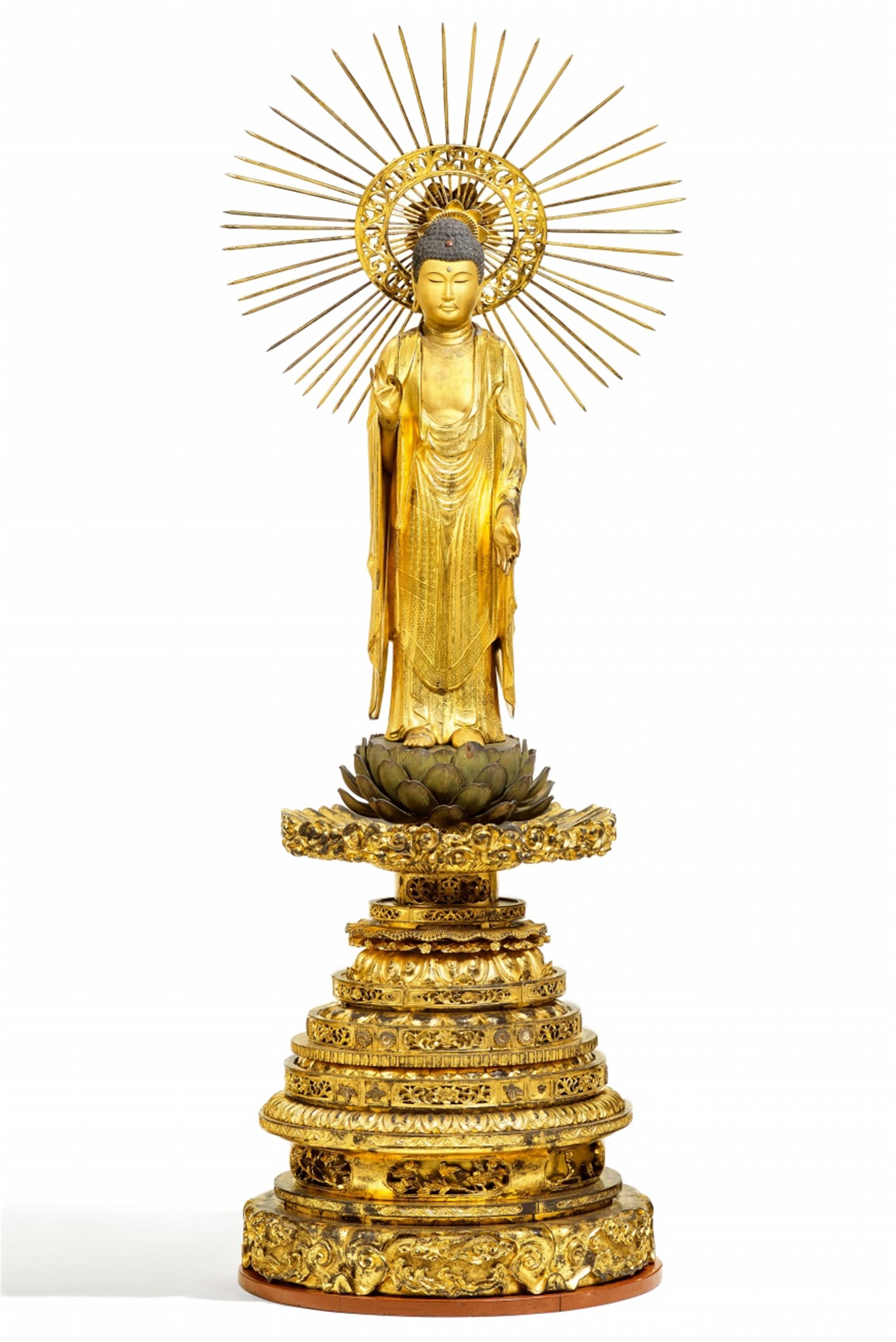 A large gilt and lacquered wood figure of Amida Nyorai. 18th/19th century - image-1