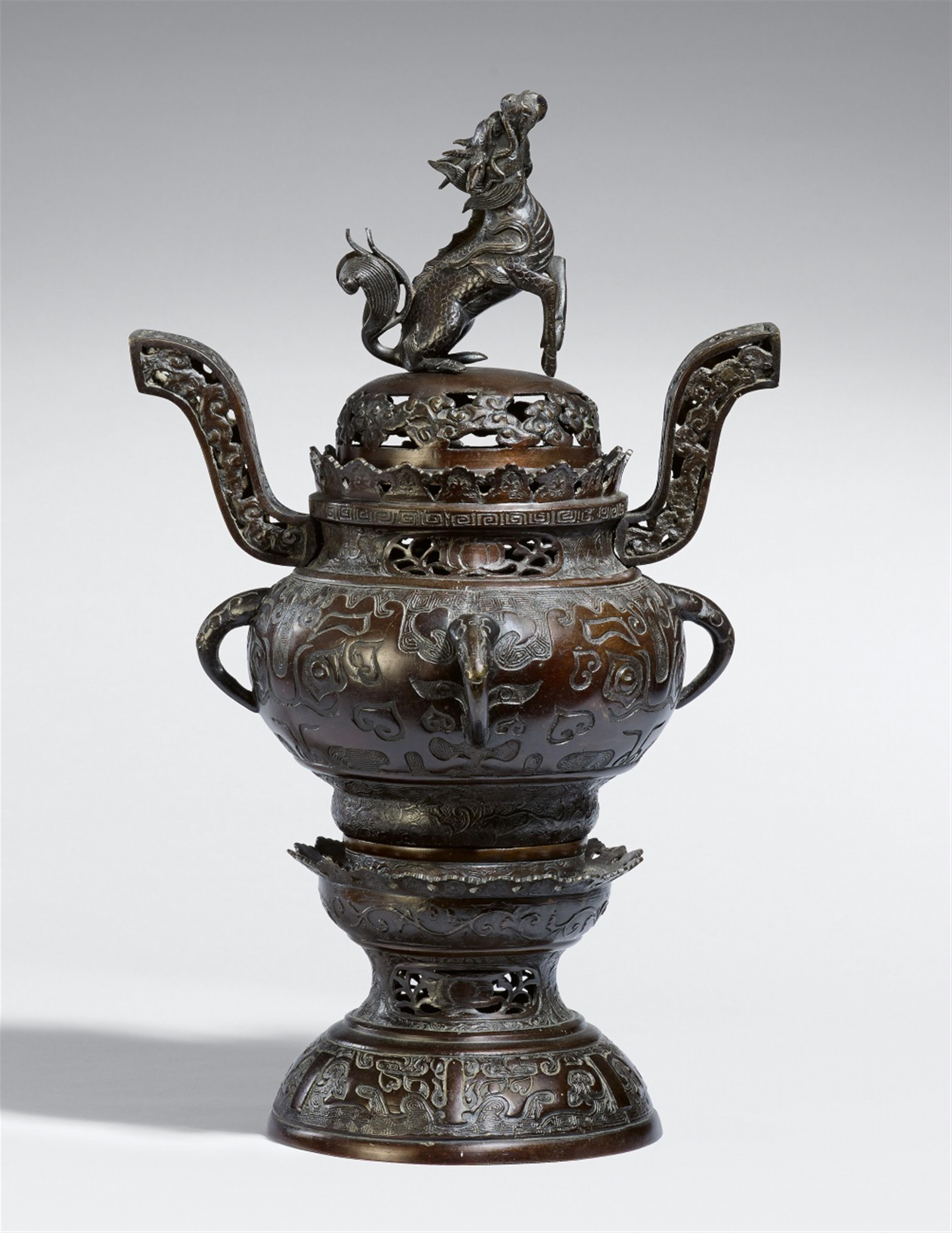 A large bronze incense burner. Late 19th century - image-1