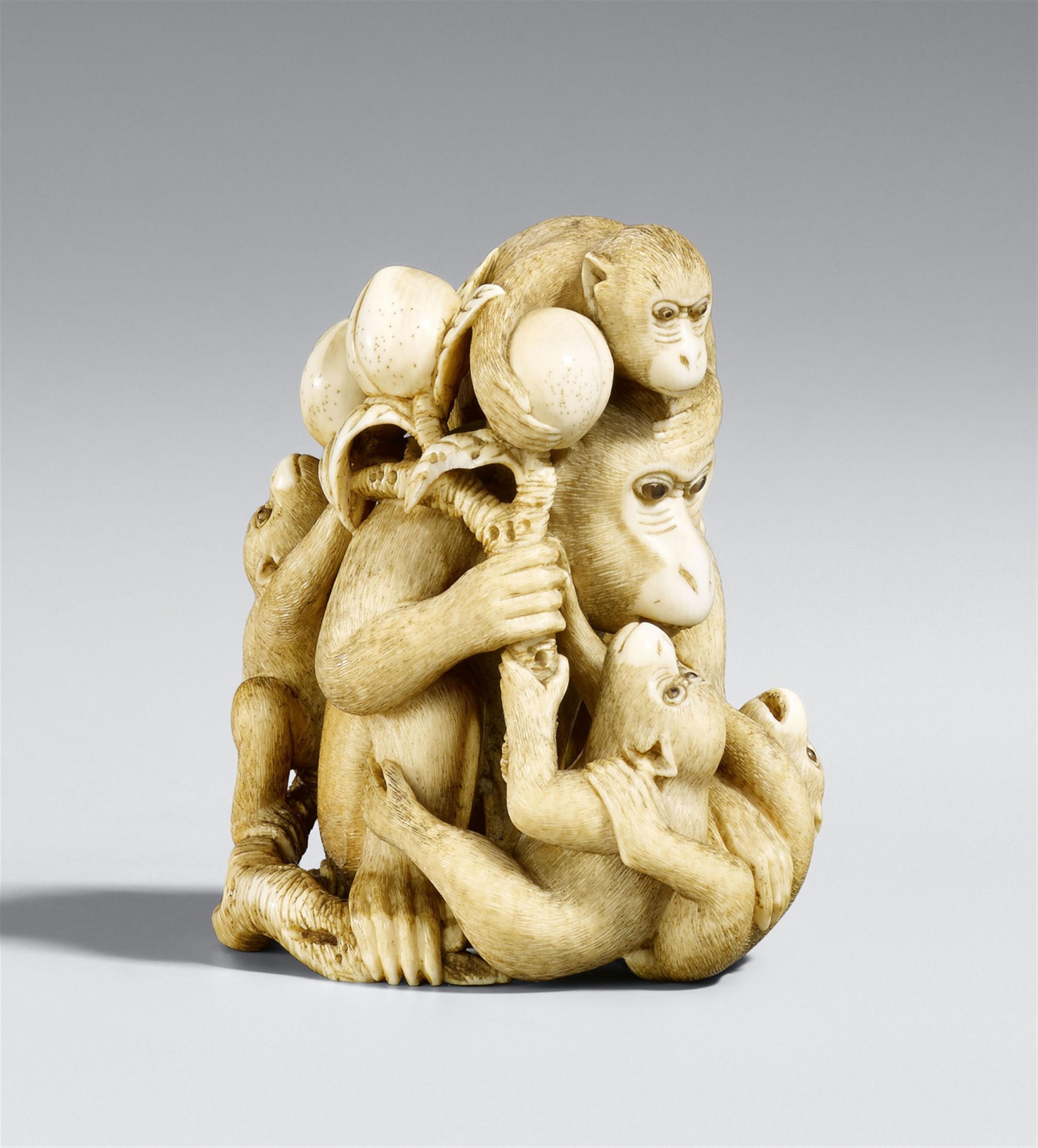 An ivory okimono of a monkey group. Late 19th century - image-1