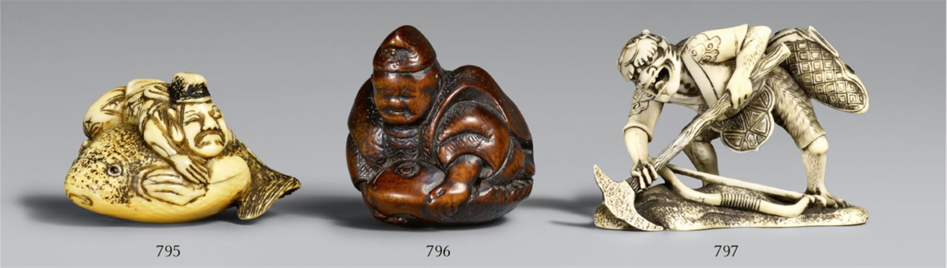 A fine Nagoya school wood netsuke of Ebisu. Mid-19th century - image-1