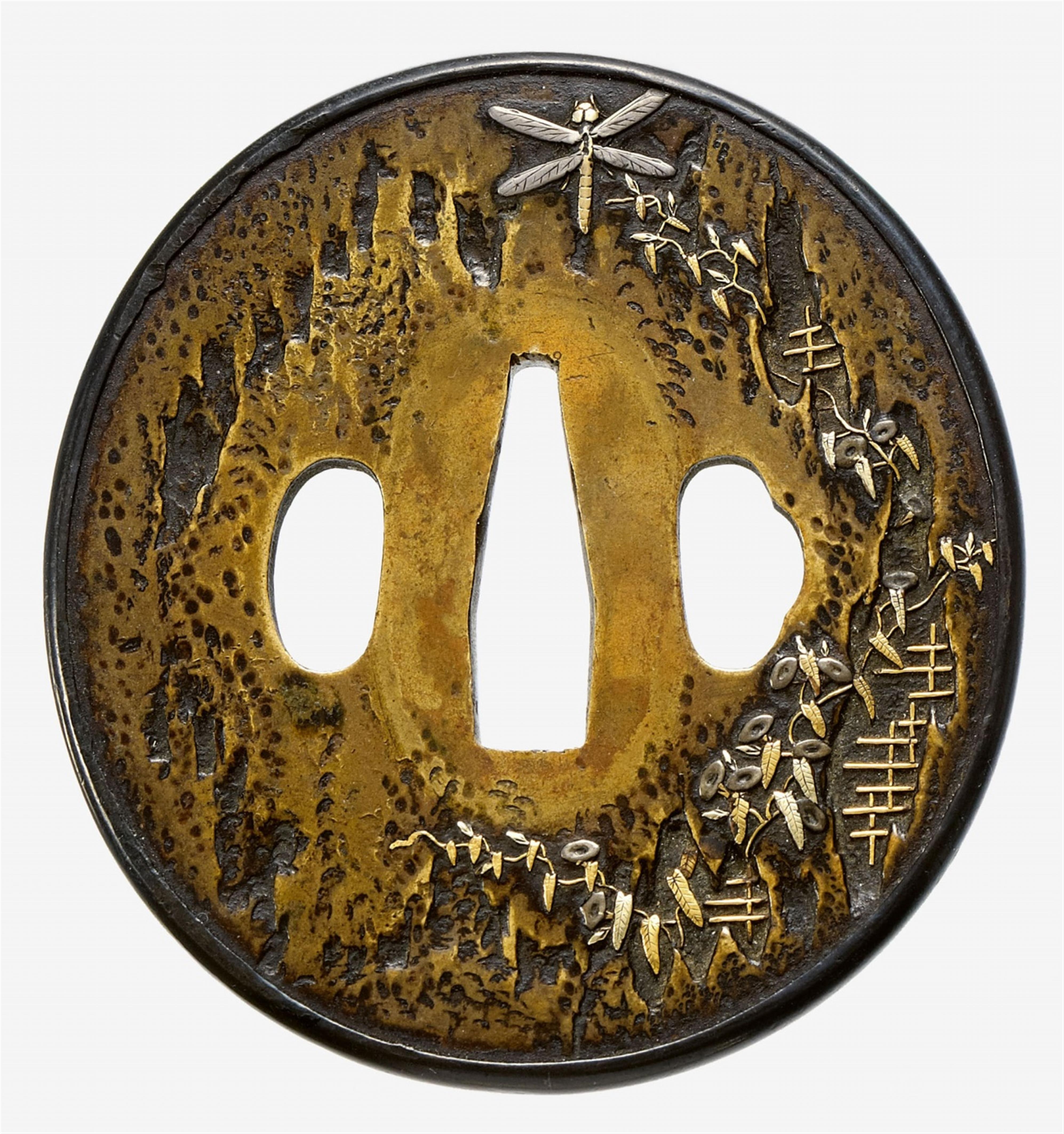 A large sentoku tsuba. 18th/19th century - image-1