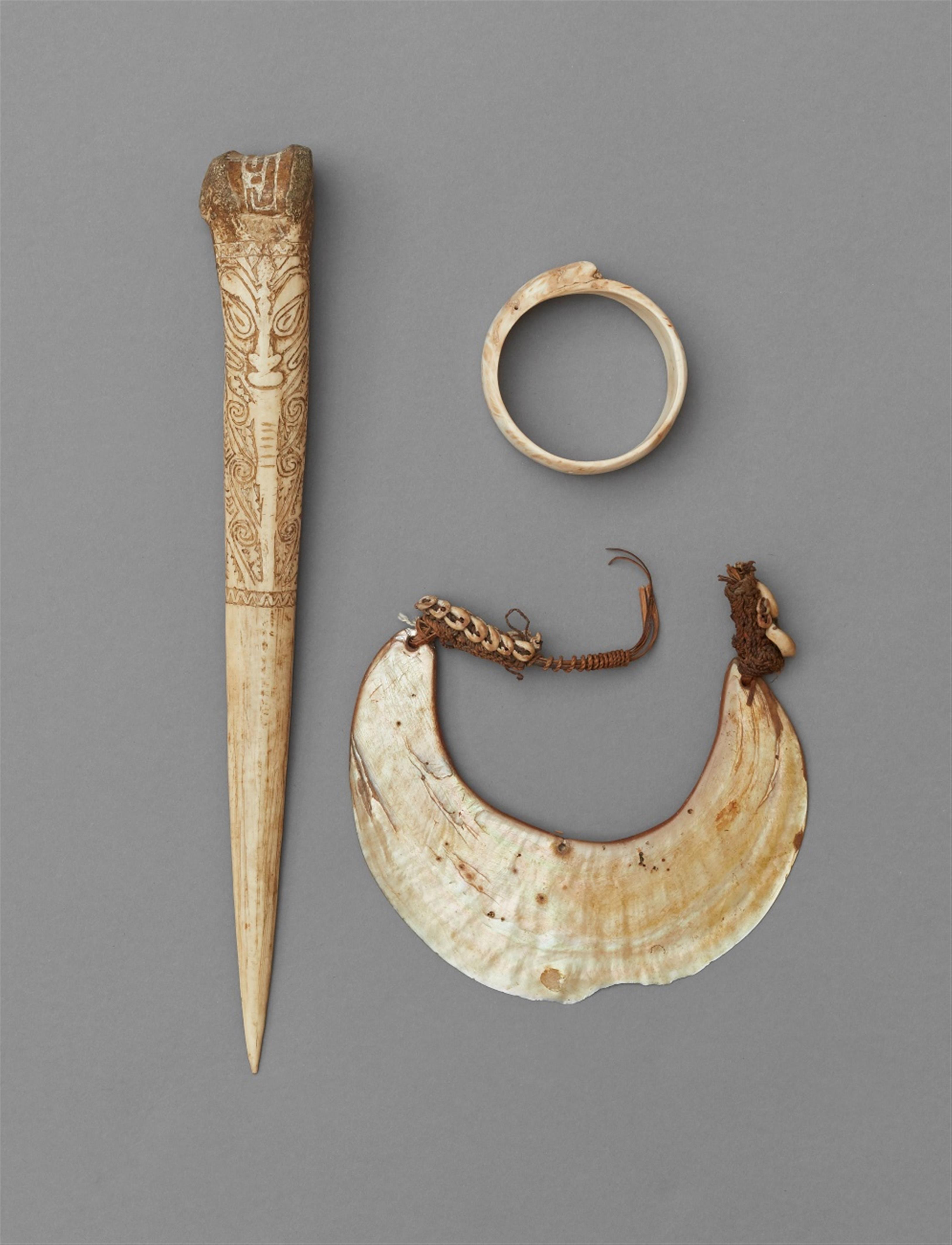 THREE NEW GUINEA ARTEFACTS - image-1