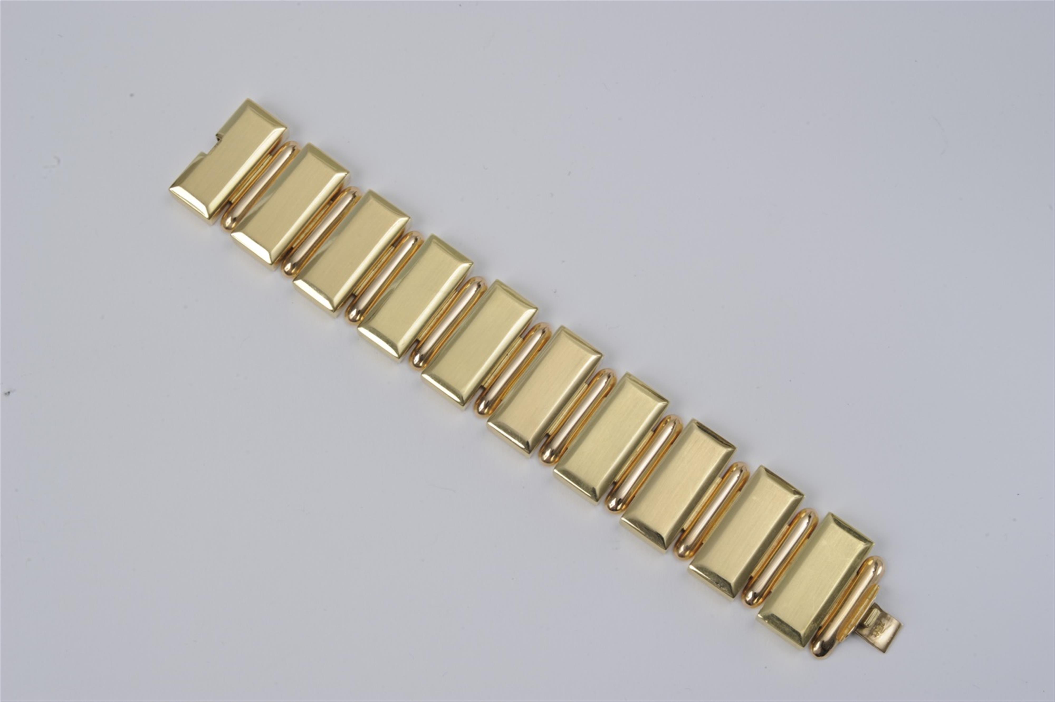 An 18k yellow and red gold bracelet - image-1