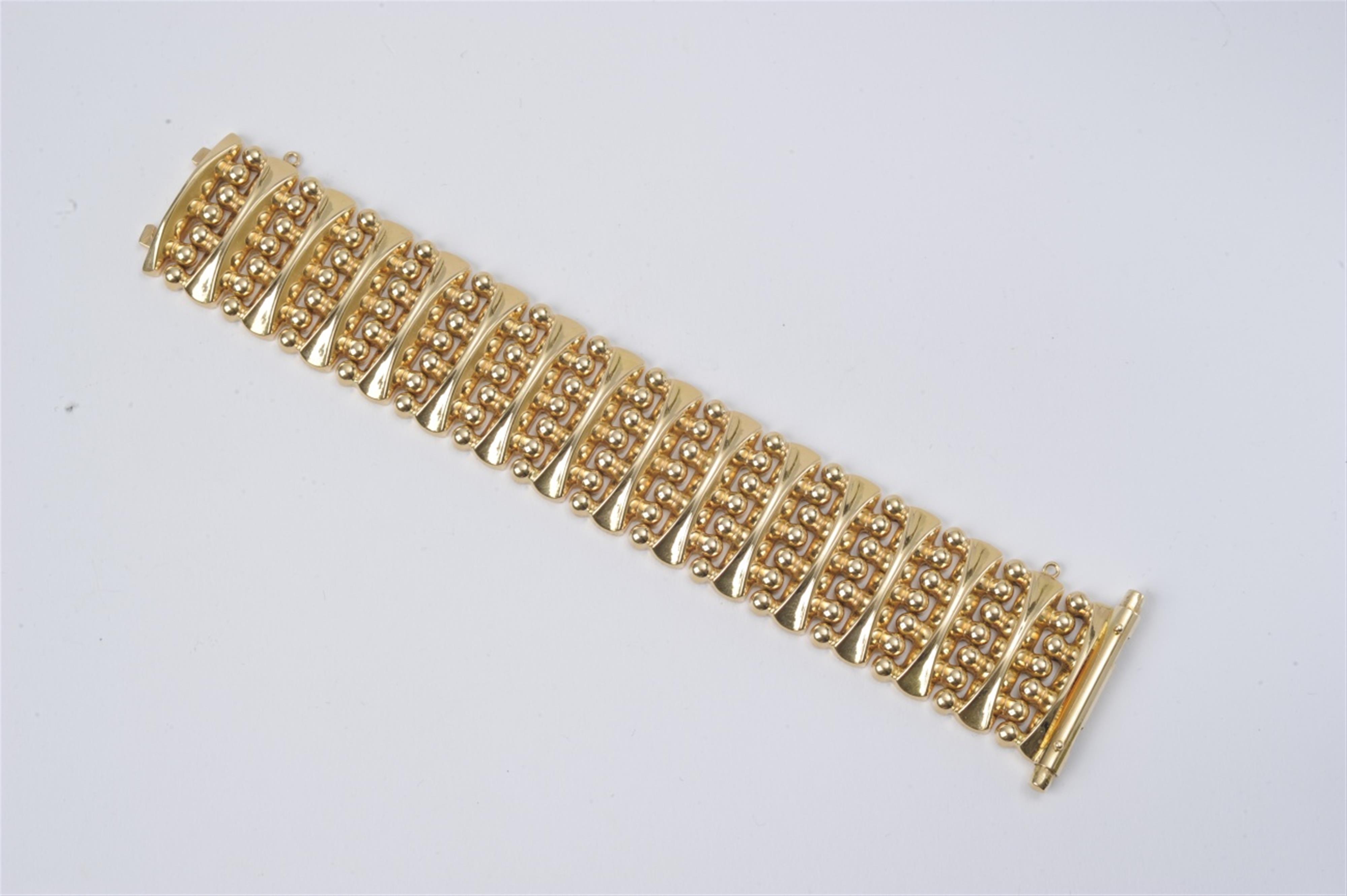 An 18k red gold retro style bracelet - image-1