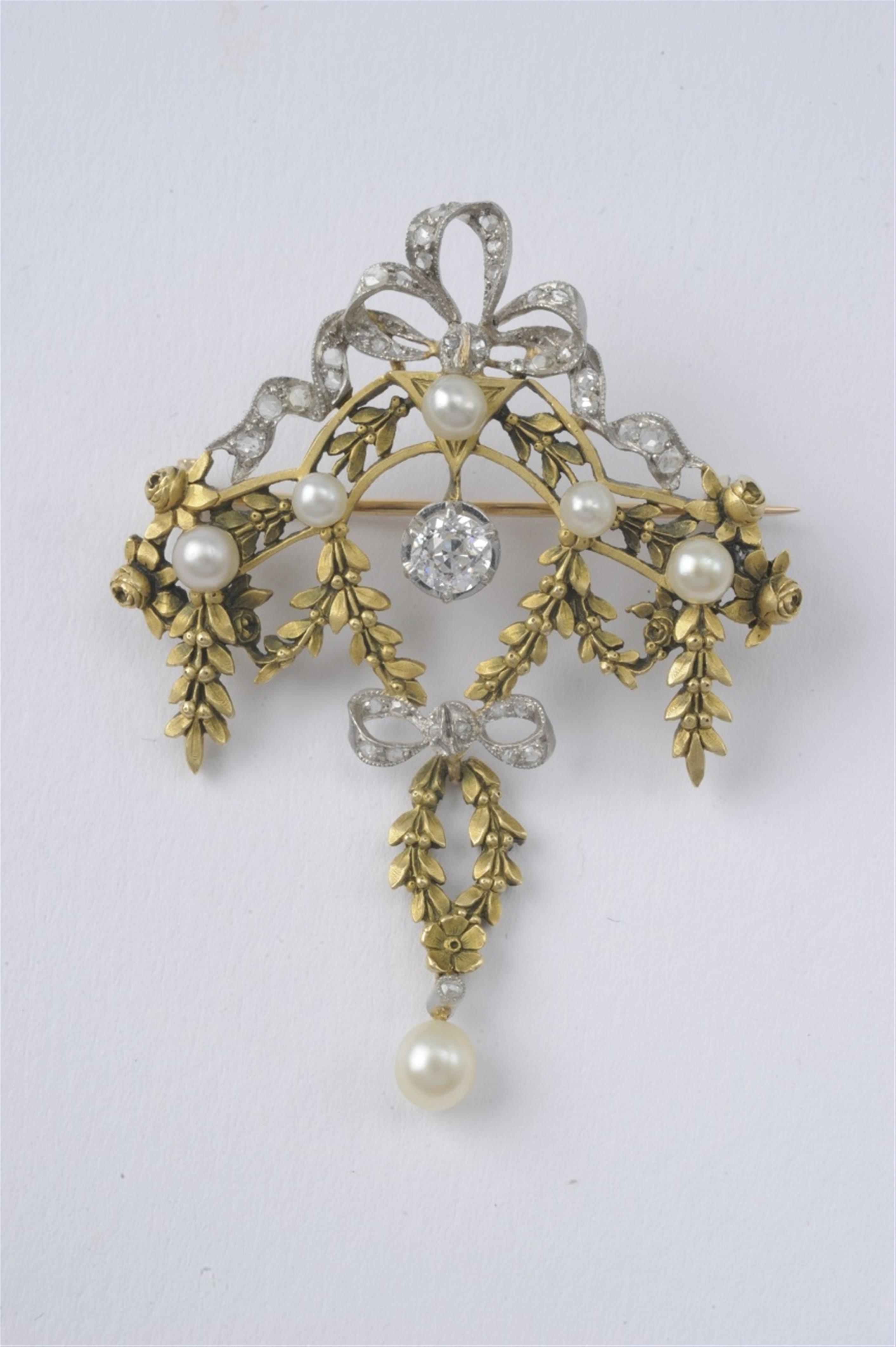 An 18k gold and platinum Belle Epoque pendant brooch - image-1