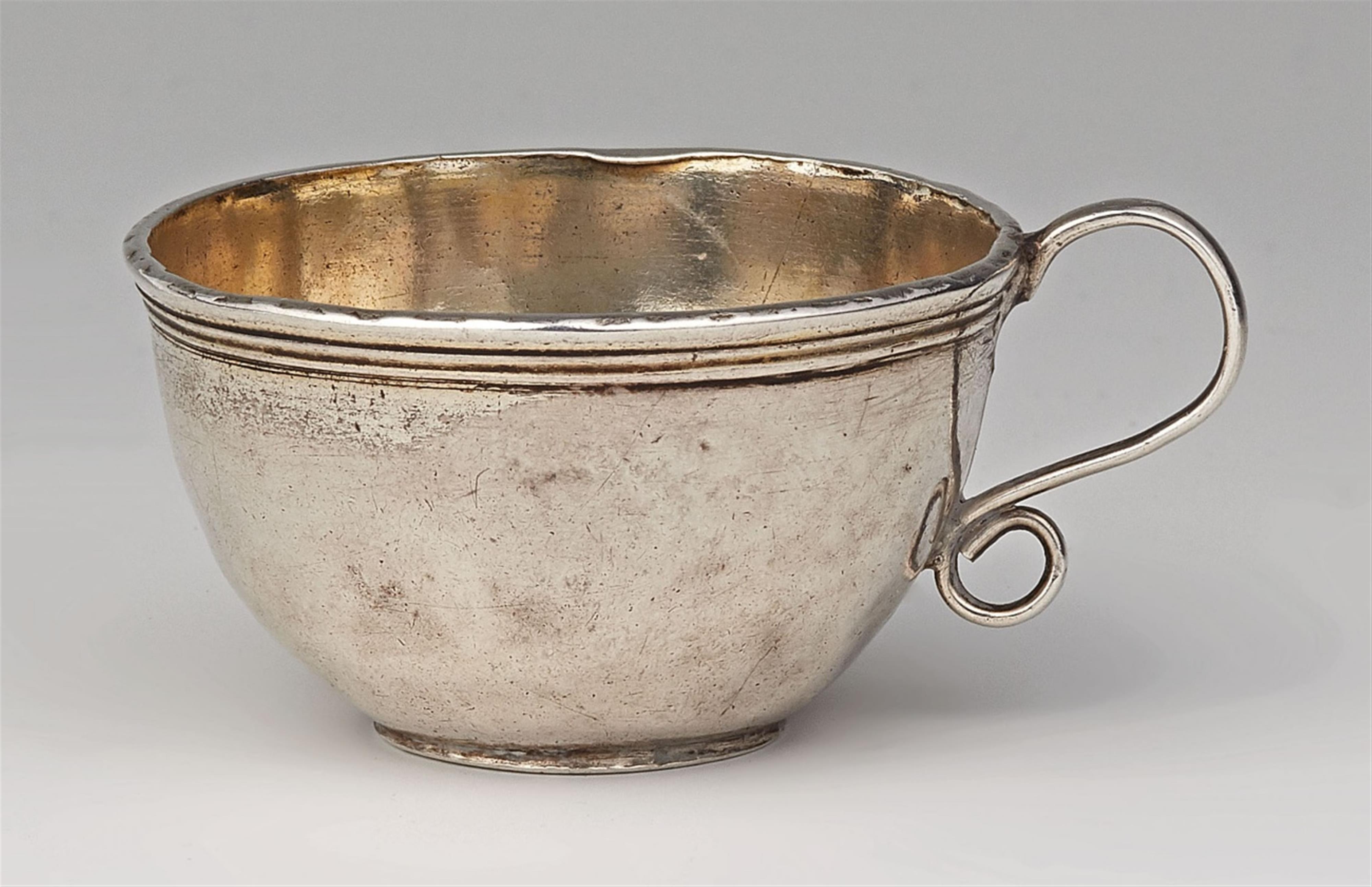 An interior gilt silver rubel beaker - image-1