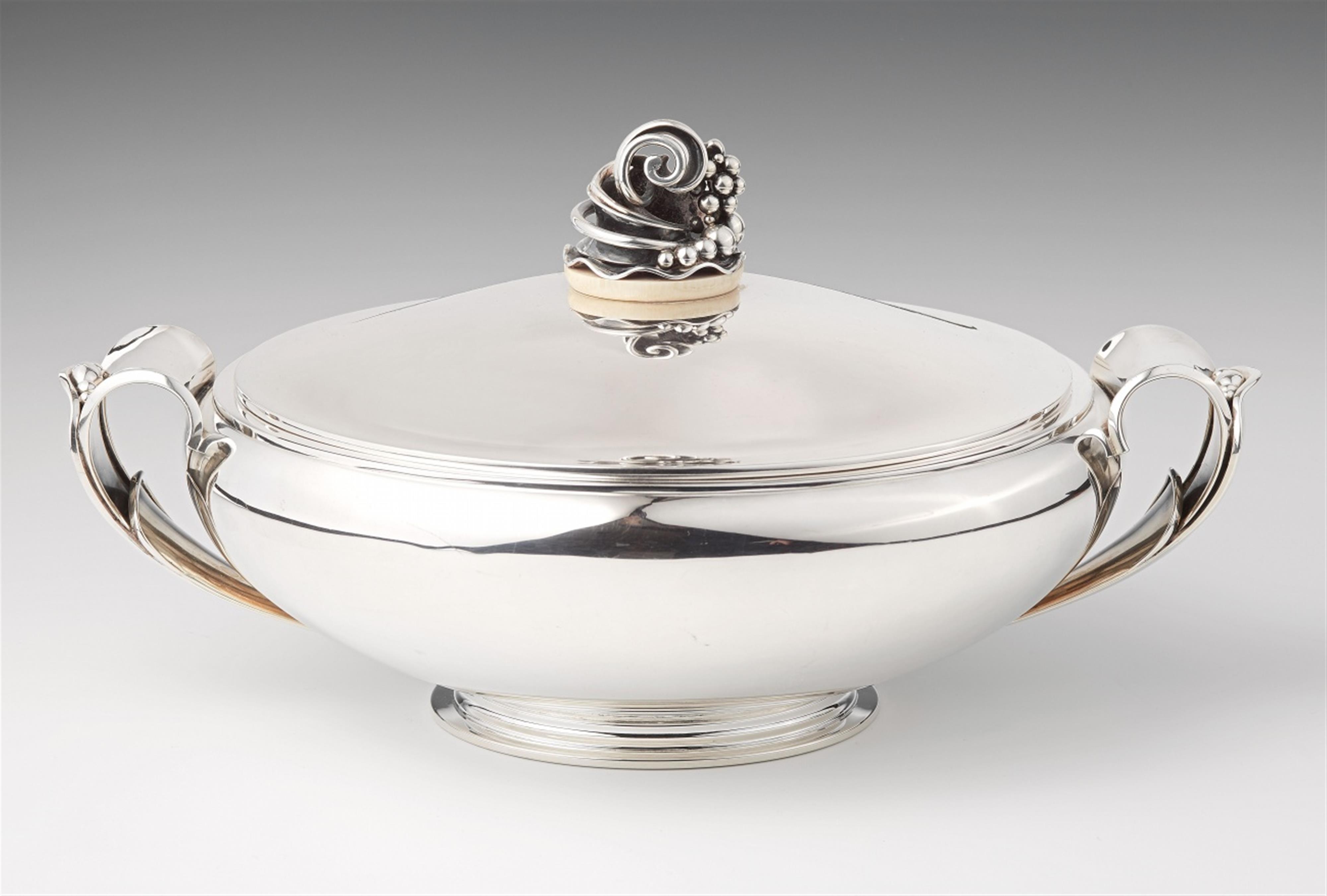 A Copenhagen silver dish and cover - image-1