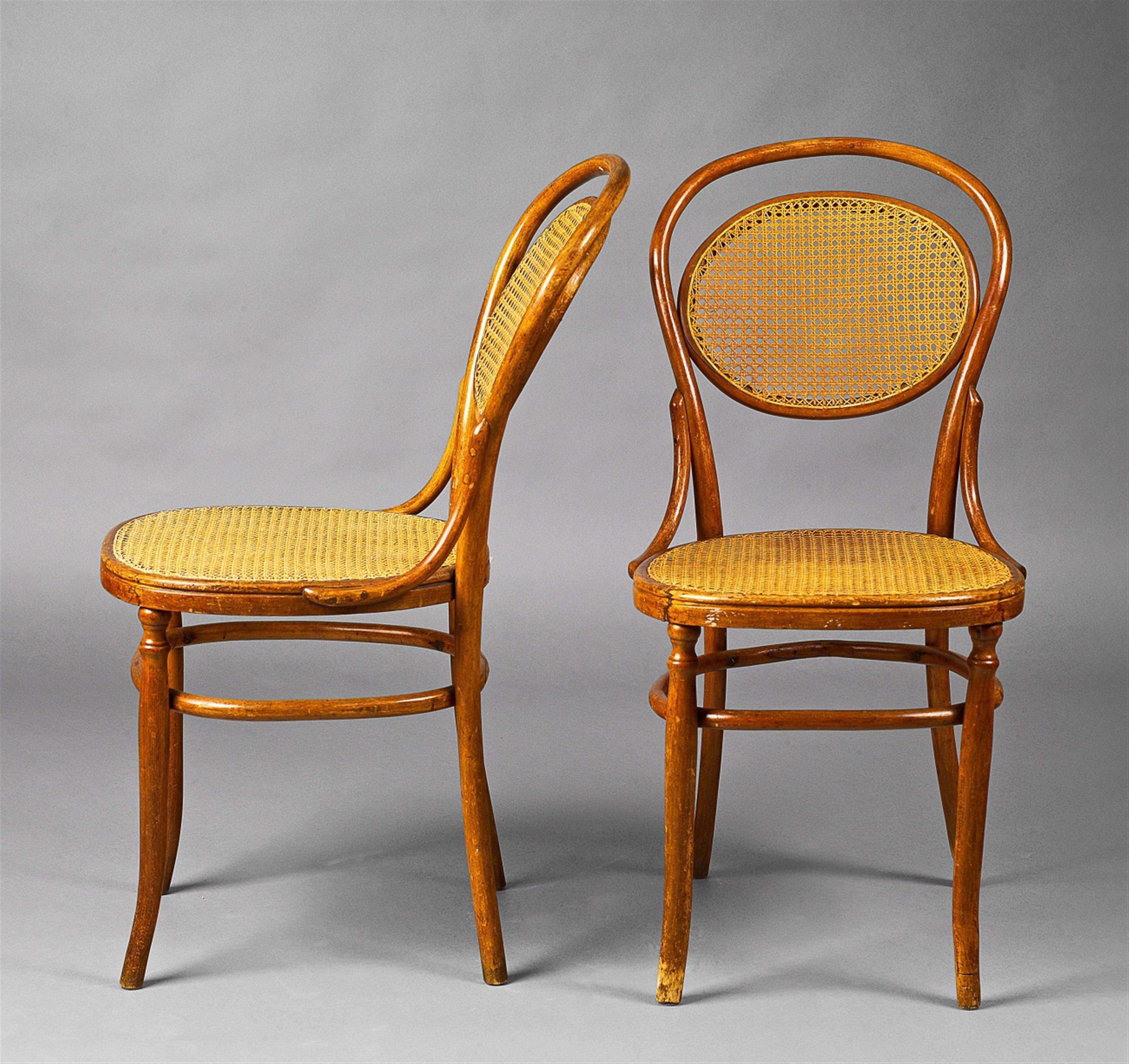 A pair of Thonet bentwood chairs - image-1