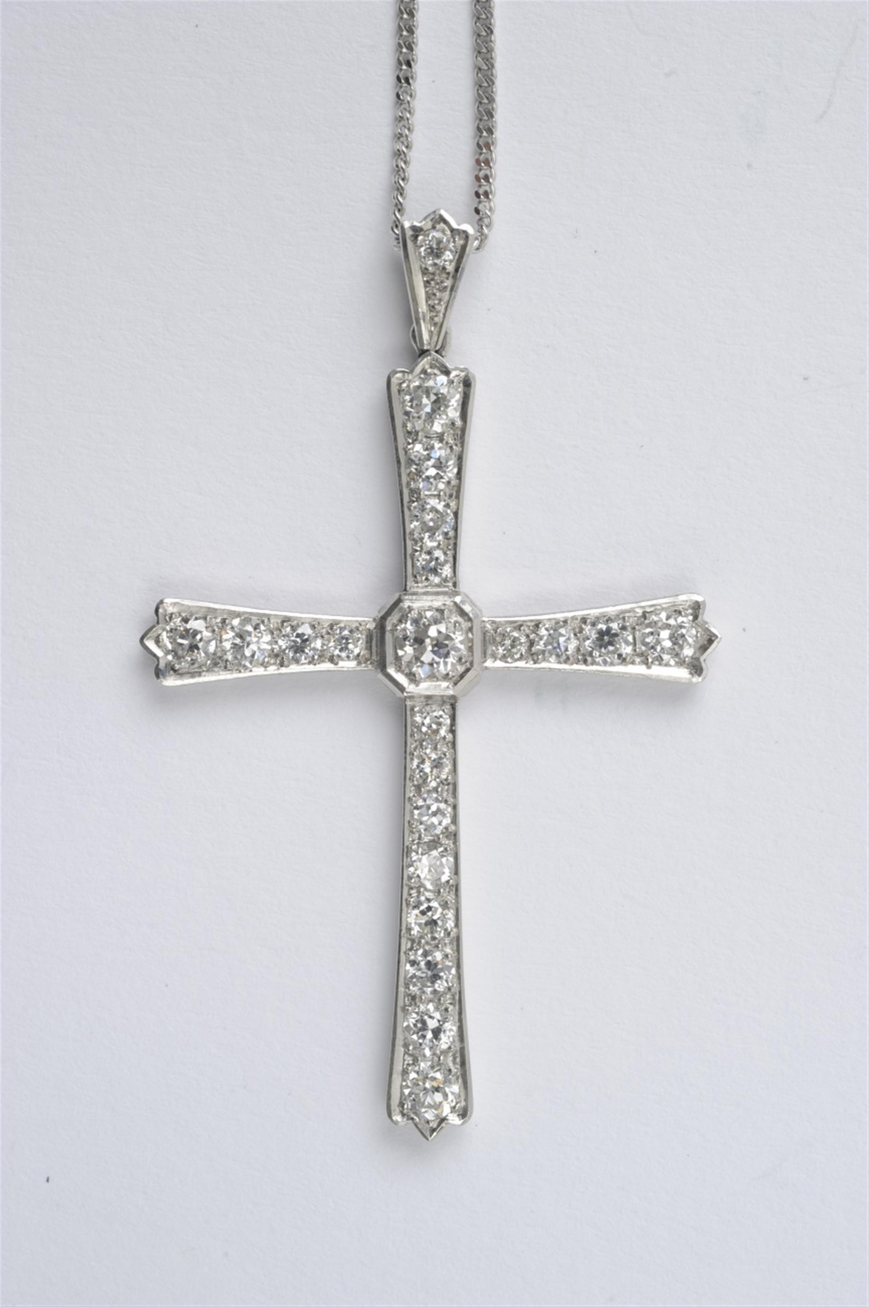 An Art Deco platinum cross pendant - image-1