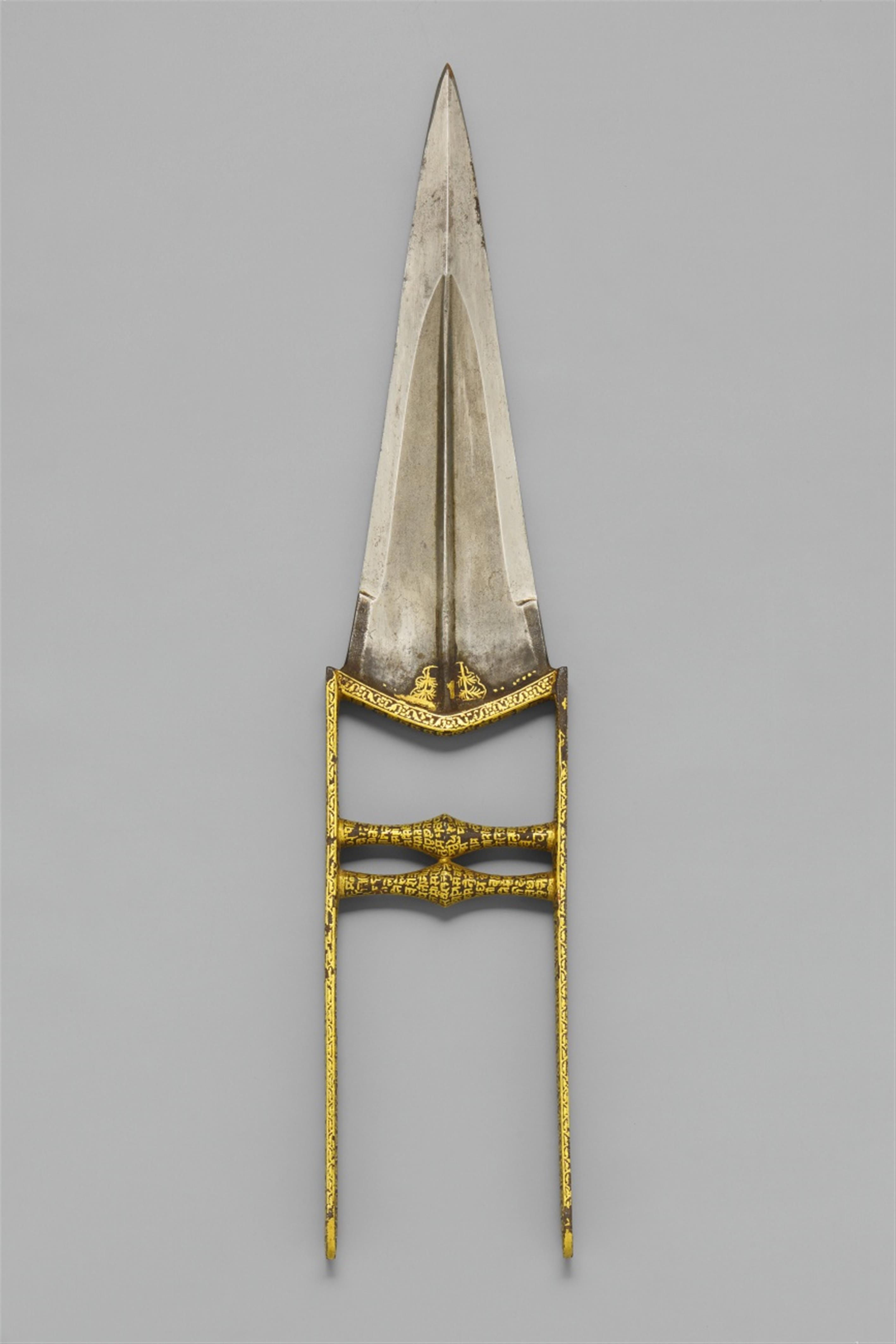 A Rajasthani iron katar. 18th/19th century - image-1