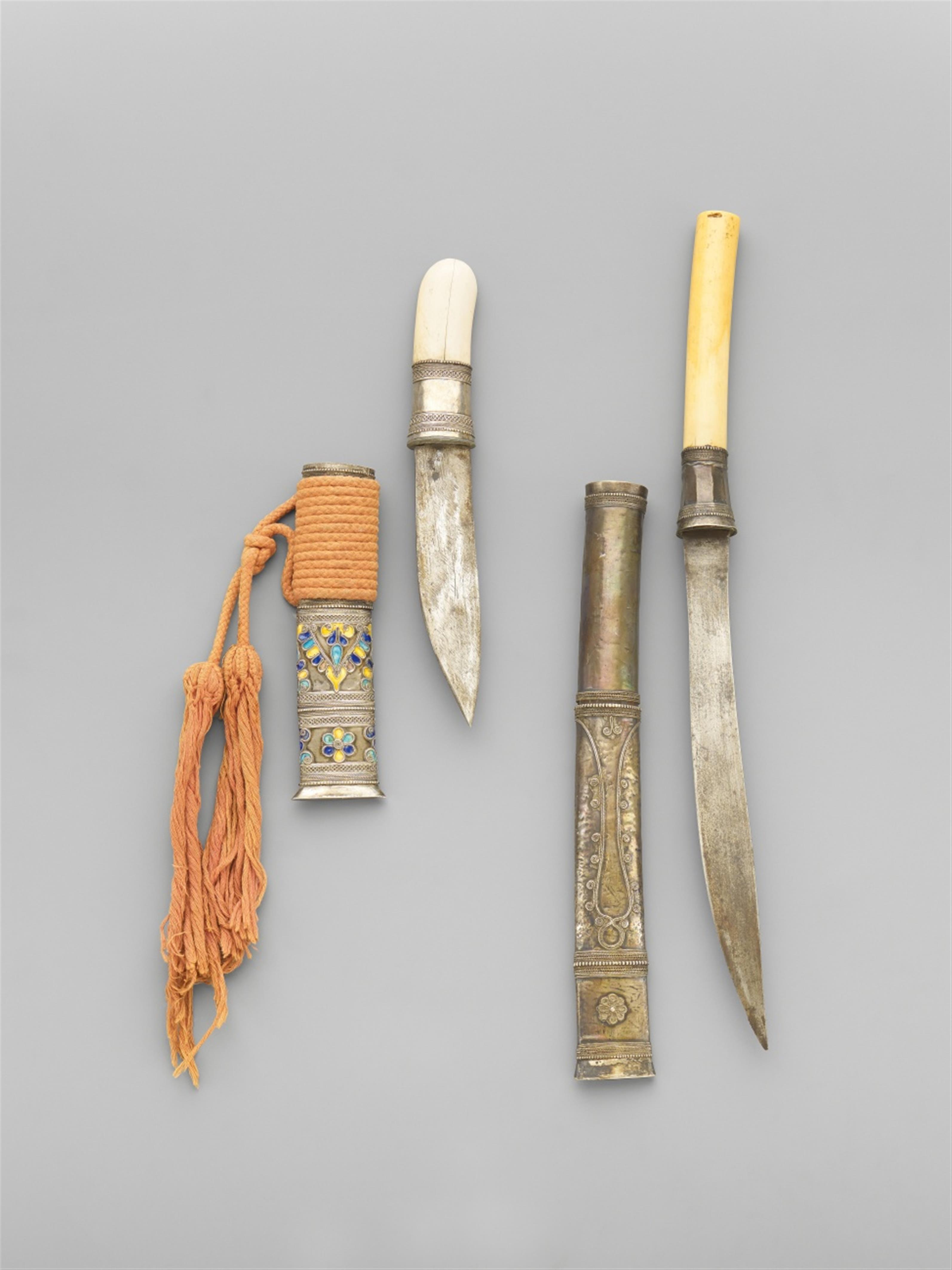 A Burmese sword (dha) and a daggar. 19th/20th century - image-1