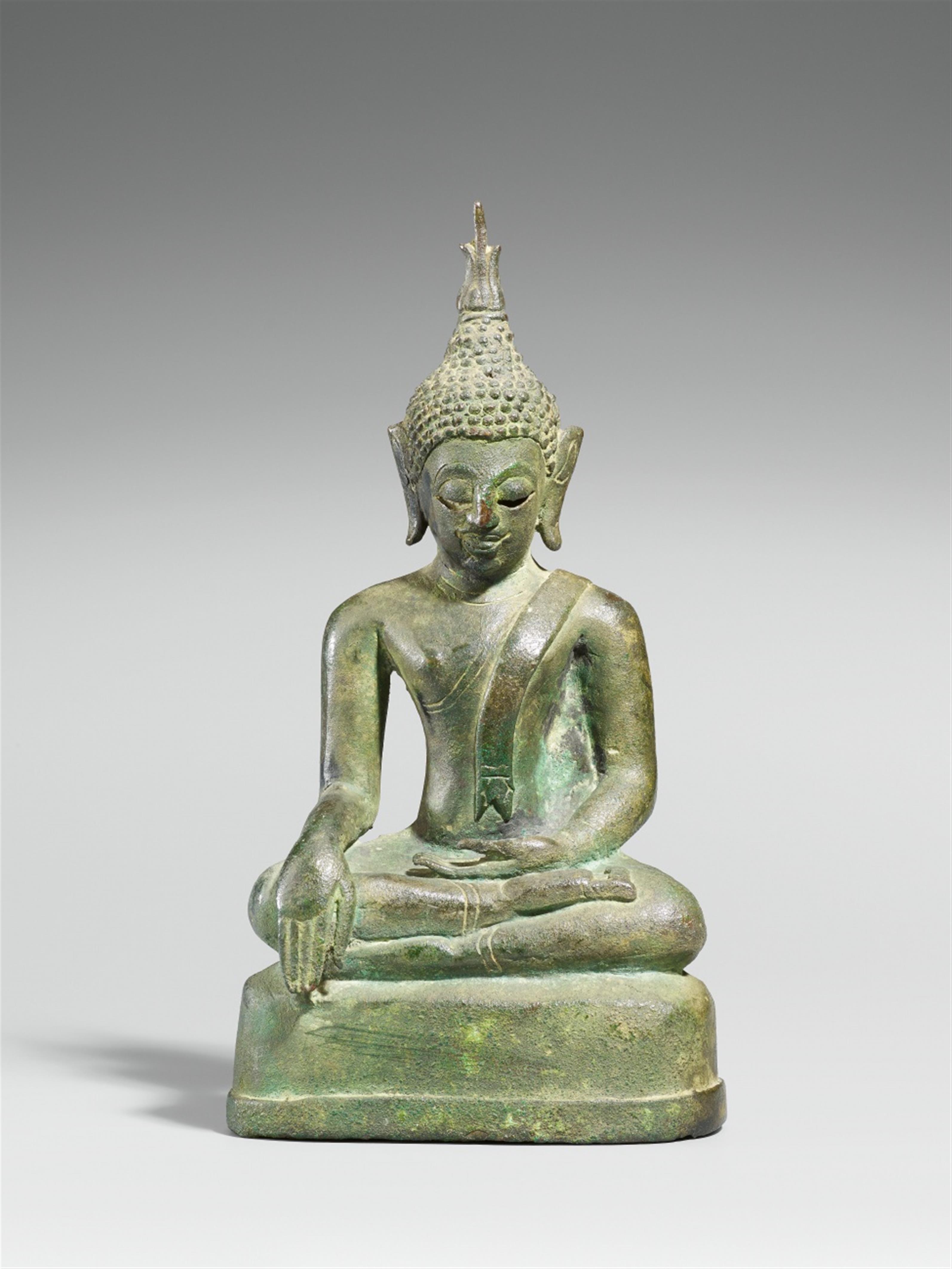 A Thai or Laotian bronze figure of Buddha Shakyamuni. 17th century or later - image-1