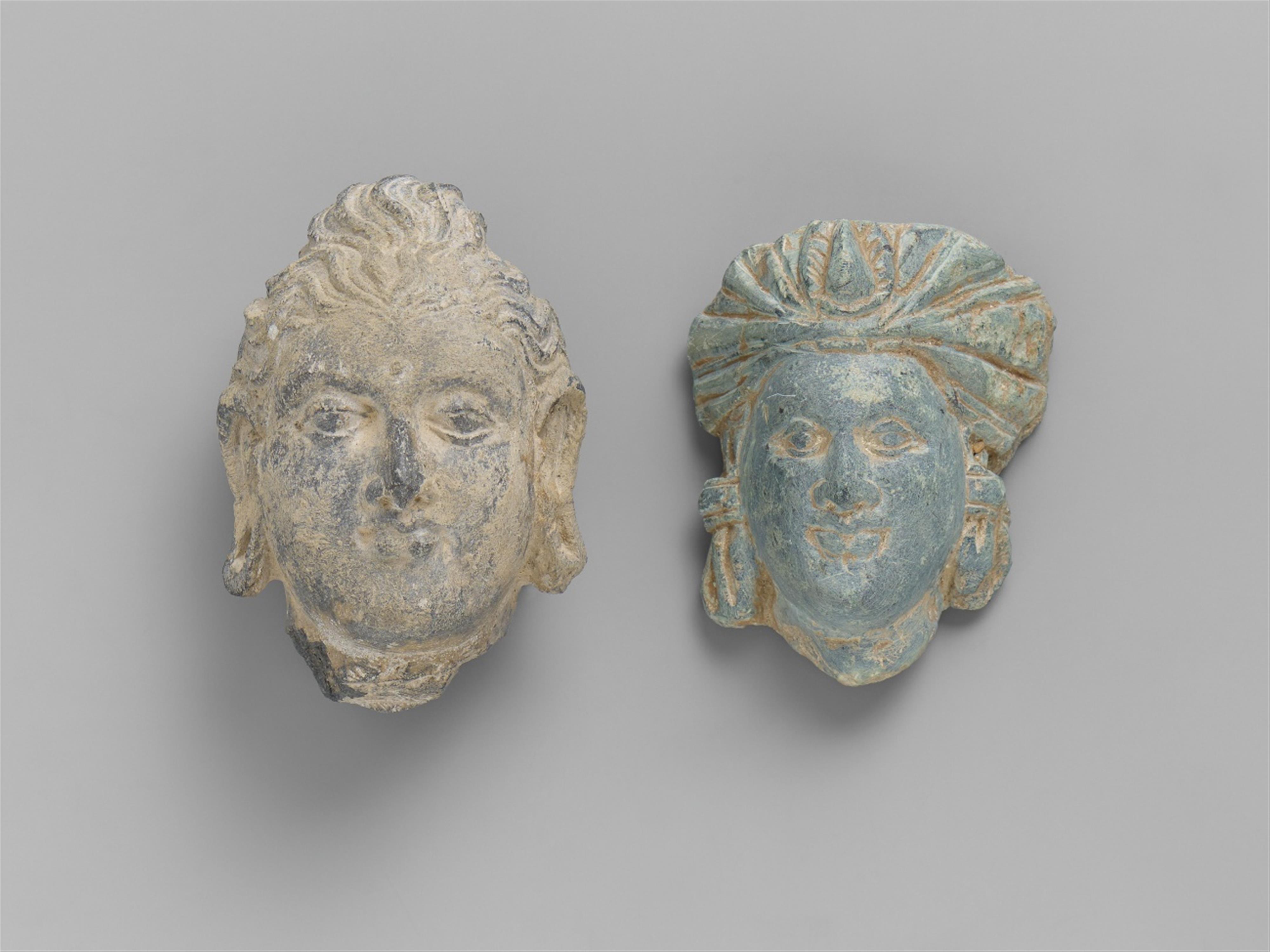 Two Gandhara stone heads. 2nd/4th century - image-1