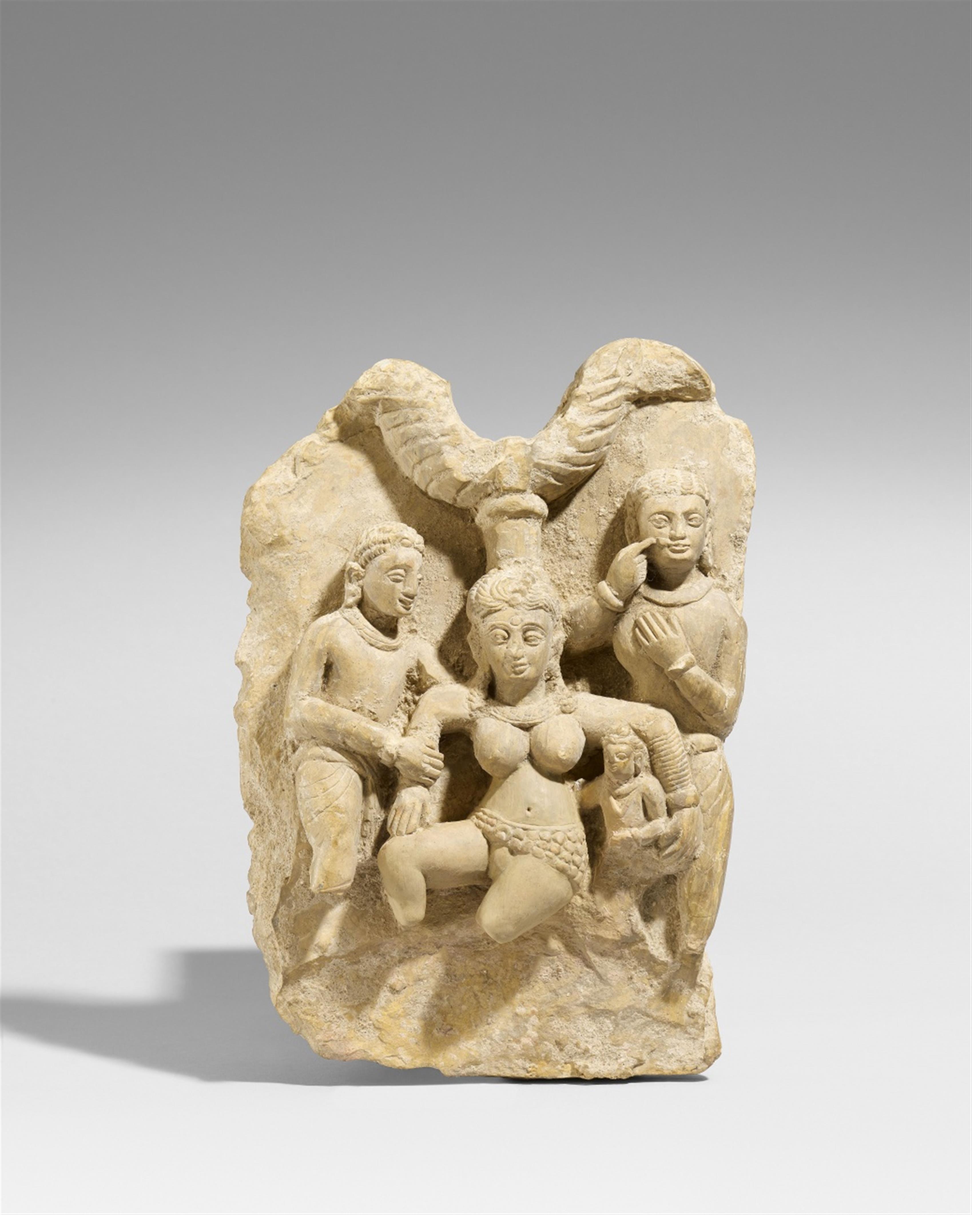 A Mathura-style beige-coloured stone relief fragment. 4th/7th century - image-1