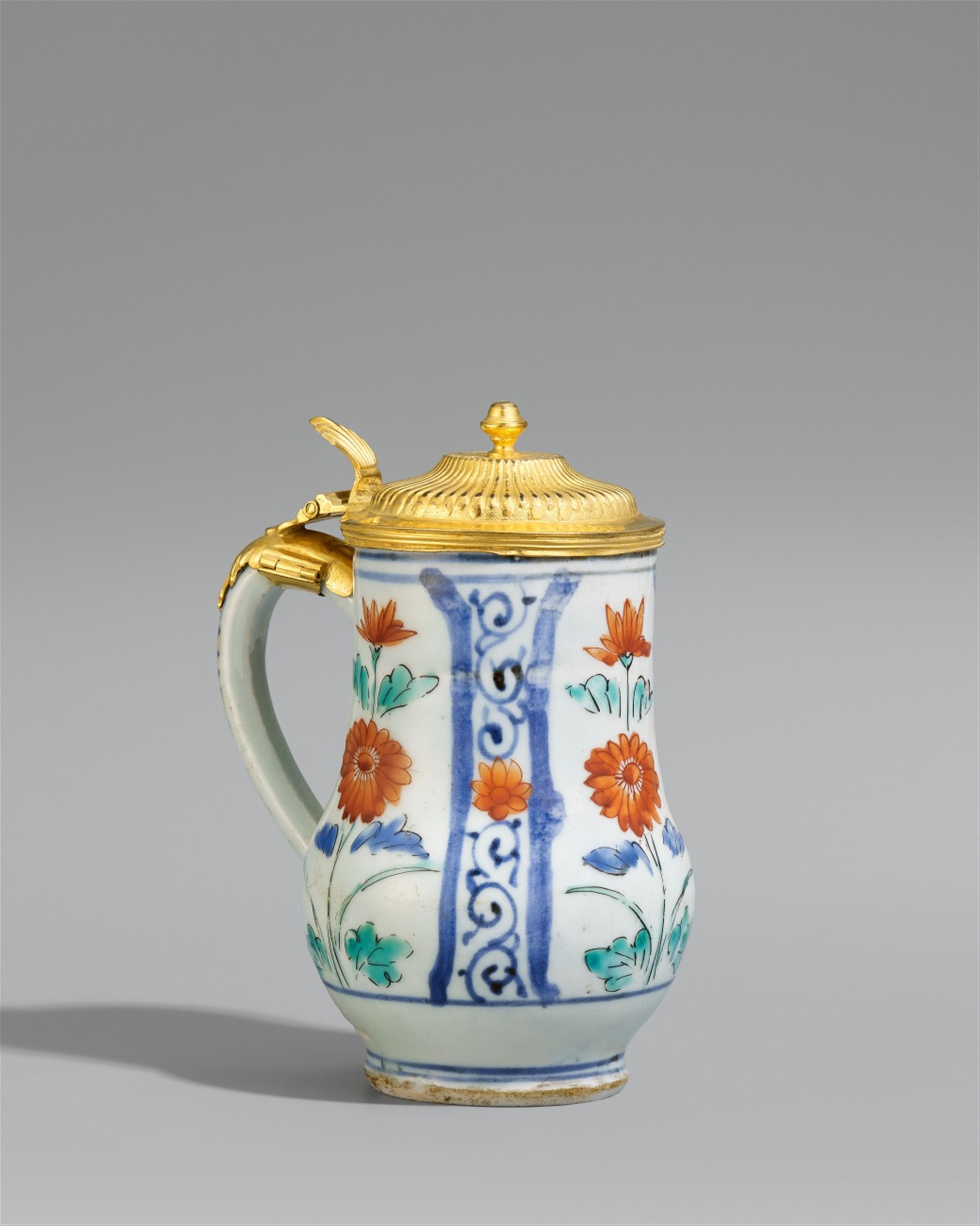 A small Arita mug. Late 17th century - image-1