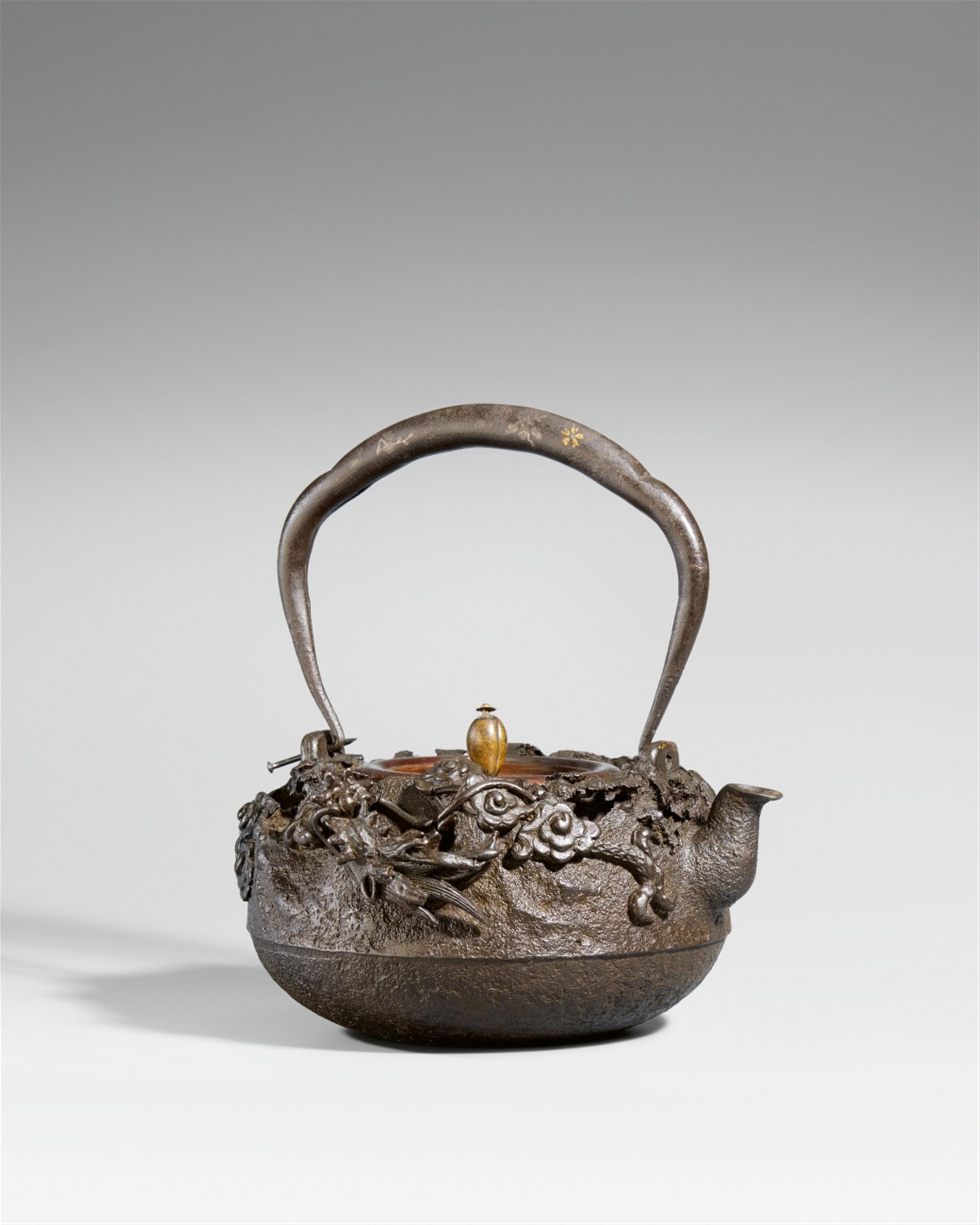 An iron water kettle (tetsubin). Around 1900 - image-1