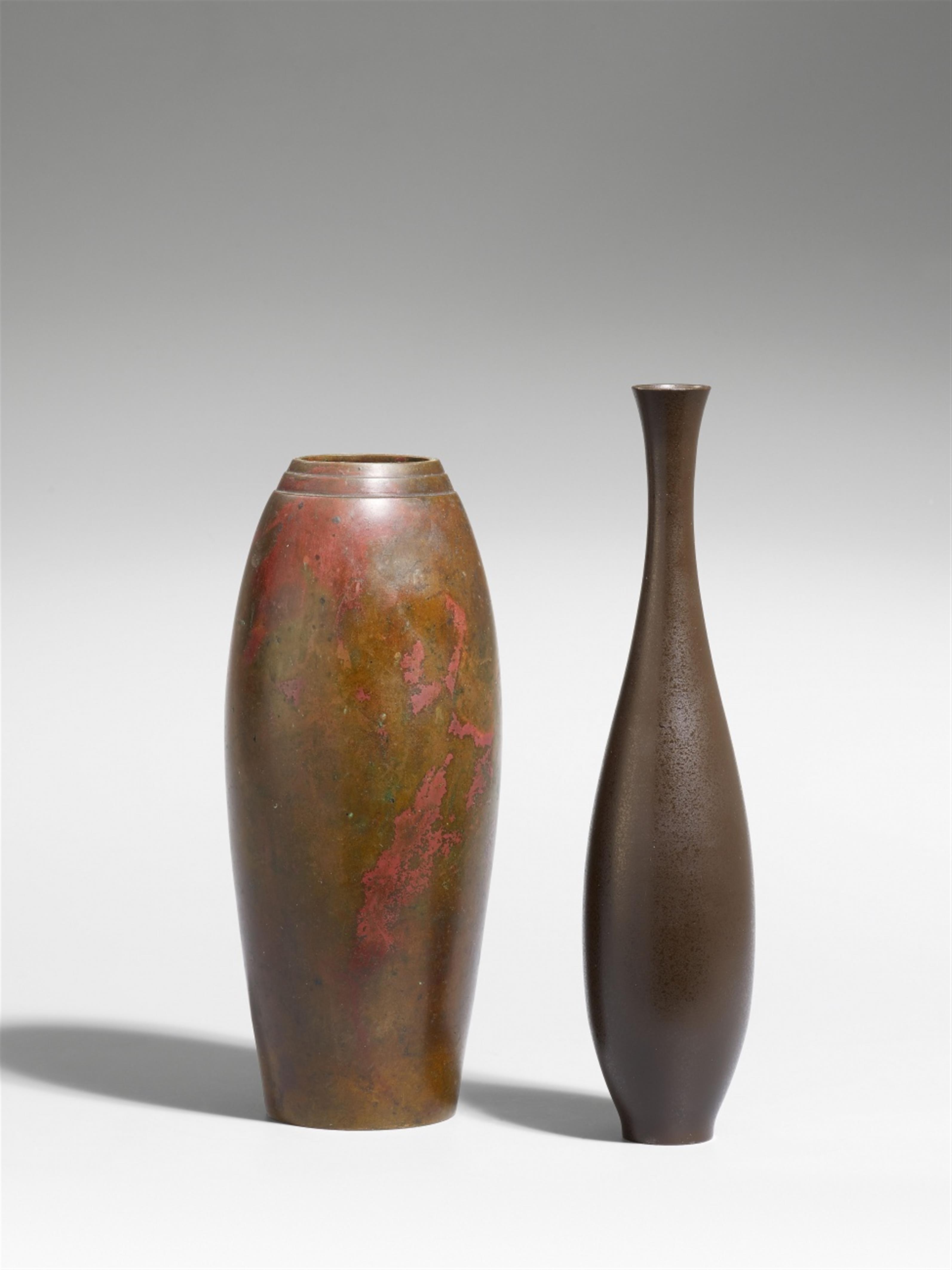 Two bronze vases. 20th century - image-1