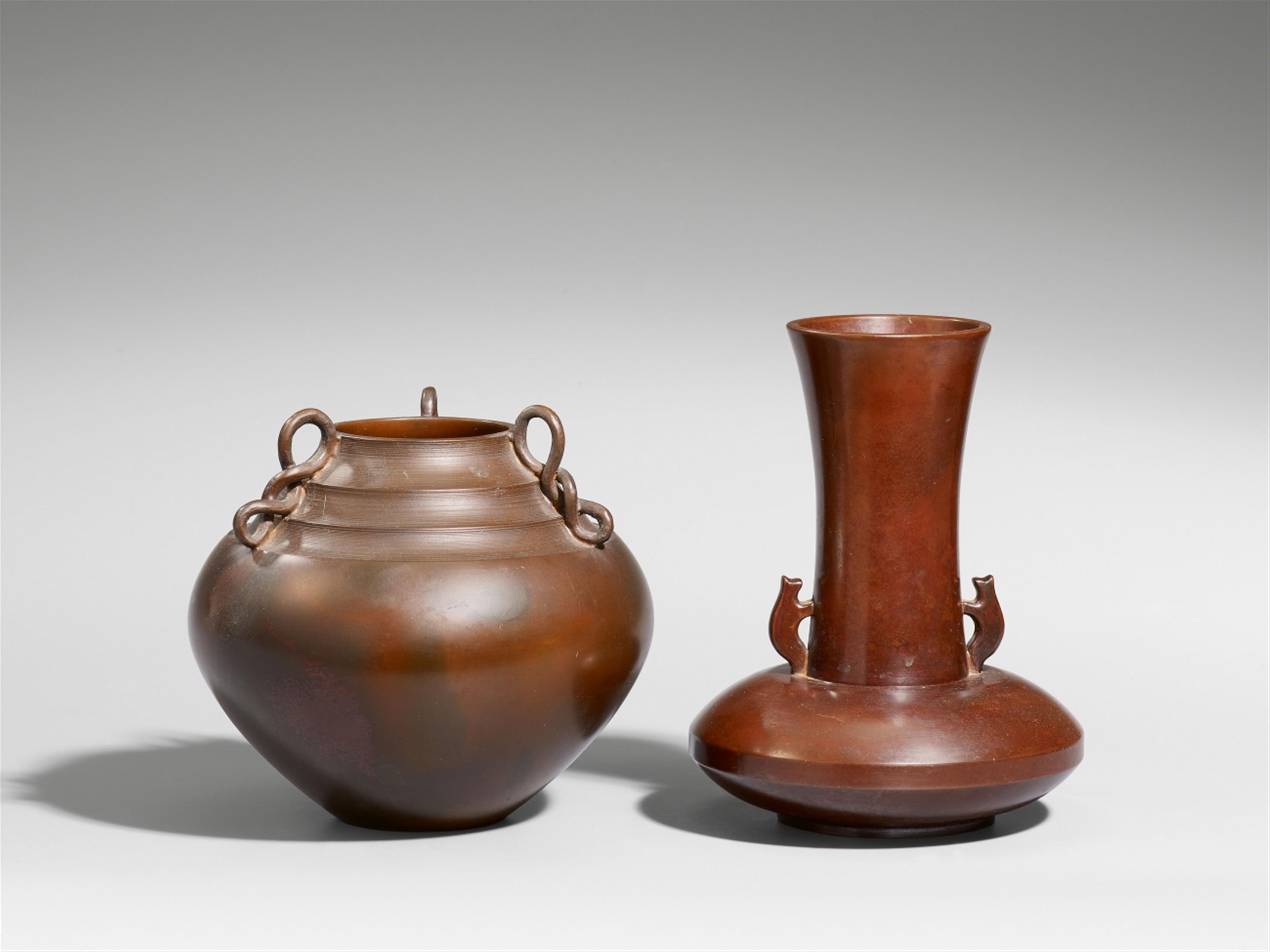 Two bronze vases. 20th century - image-1