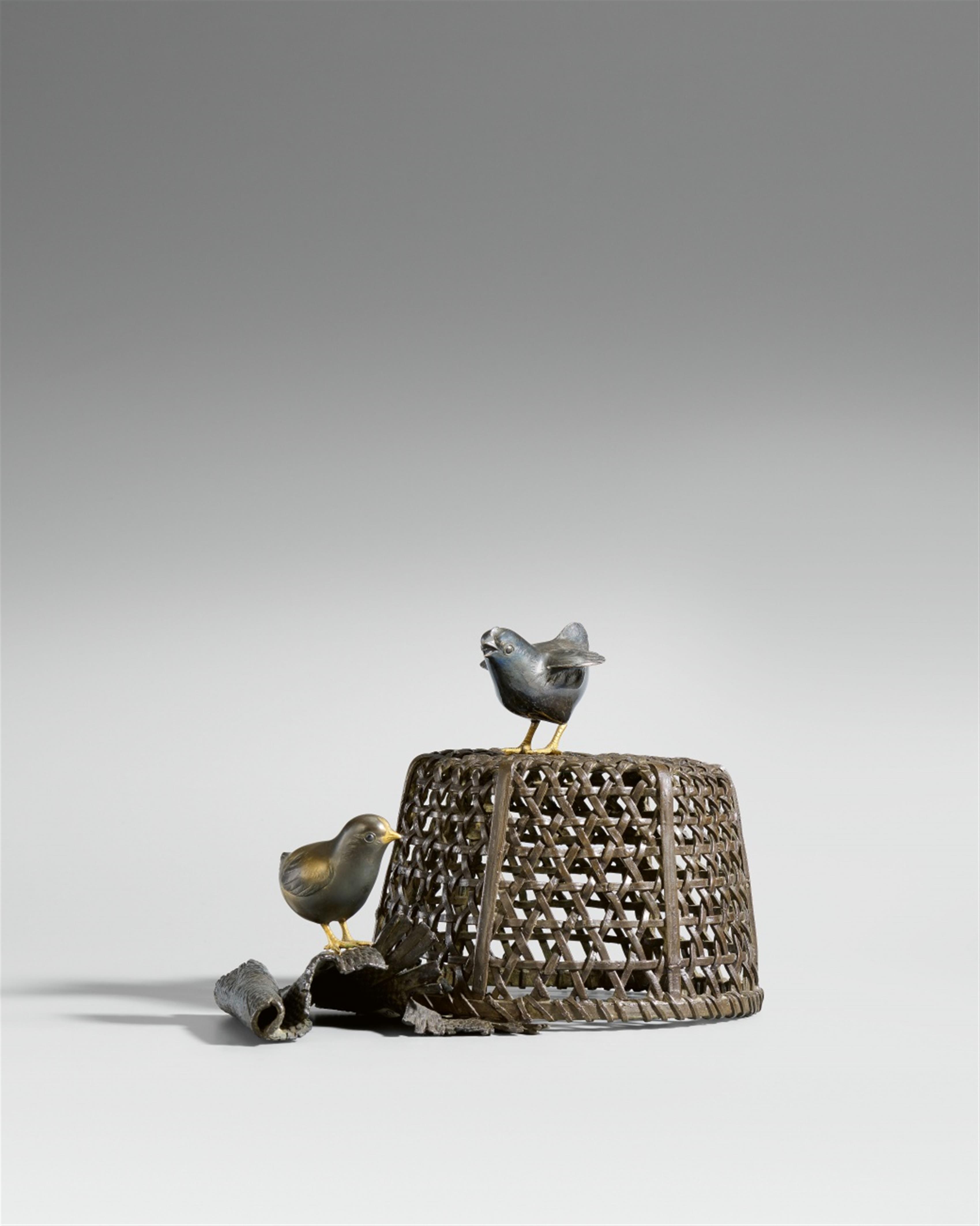 A bronze okimono of chicks. Late 19th century - image-1