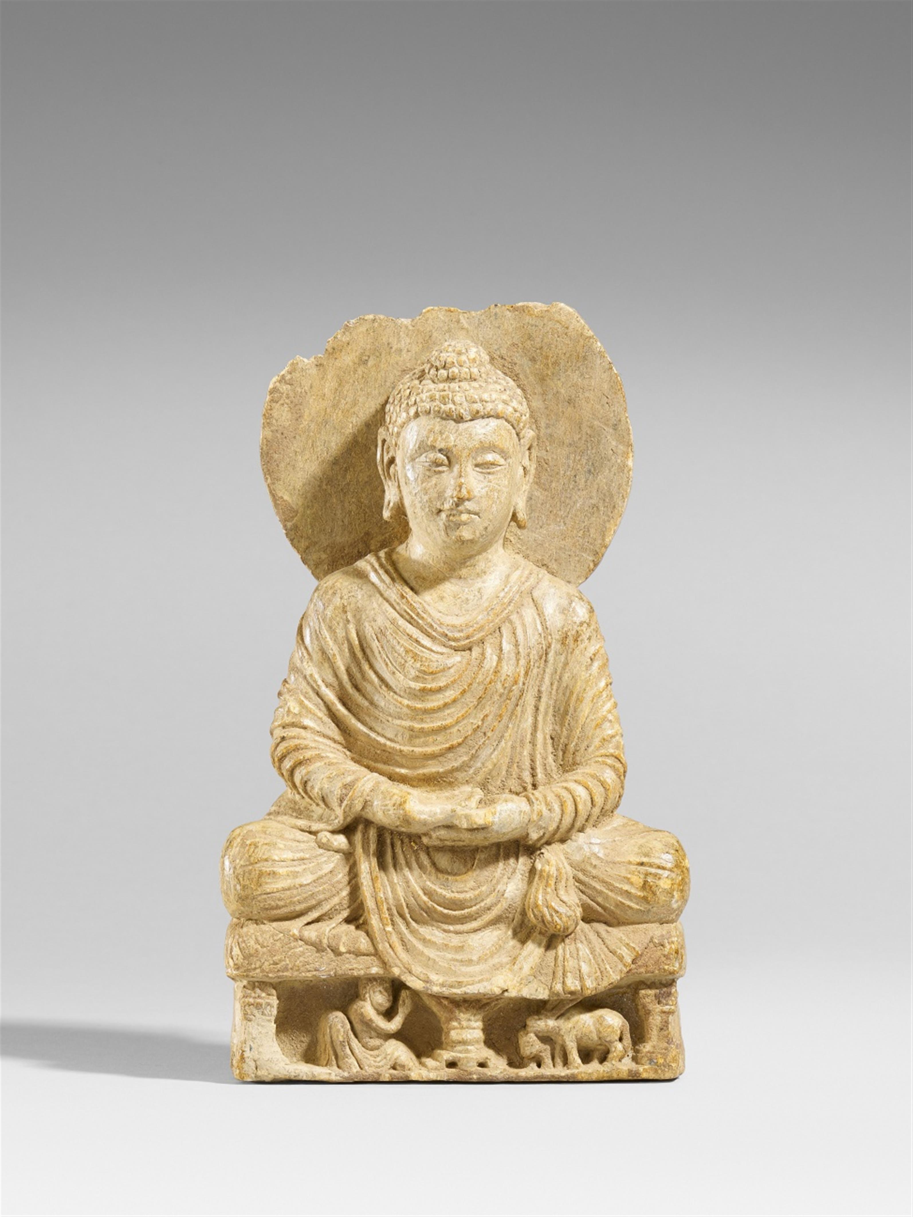 Buddha. Weicher beigefarbener Stein. Pakistan, Gandhara. 2./3. Jh. - image-1