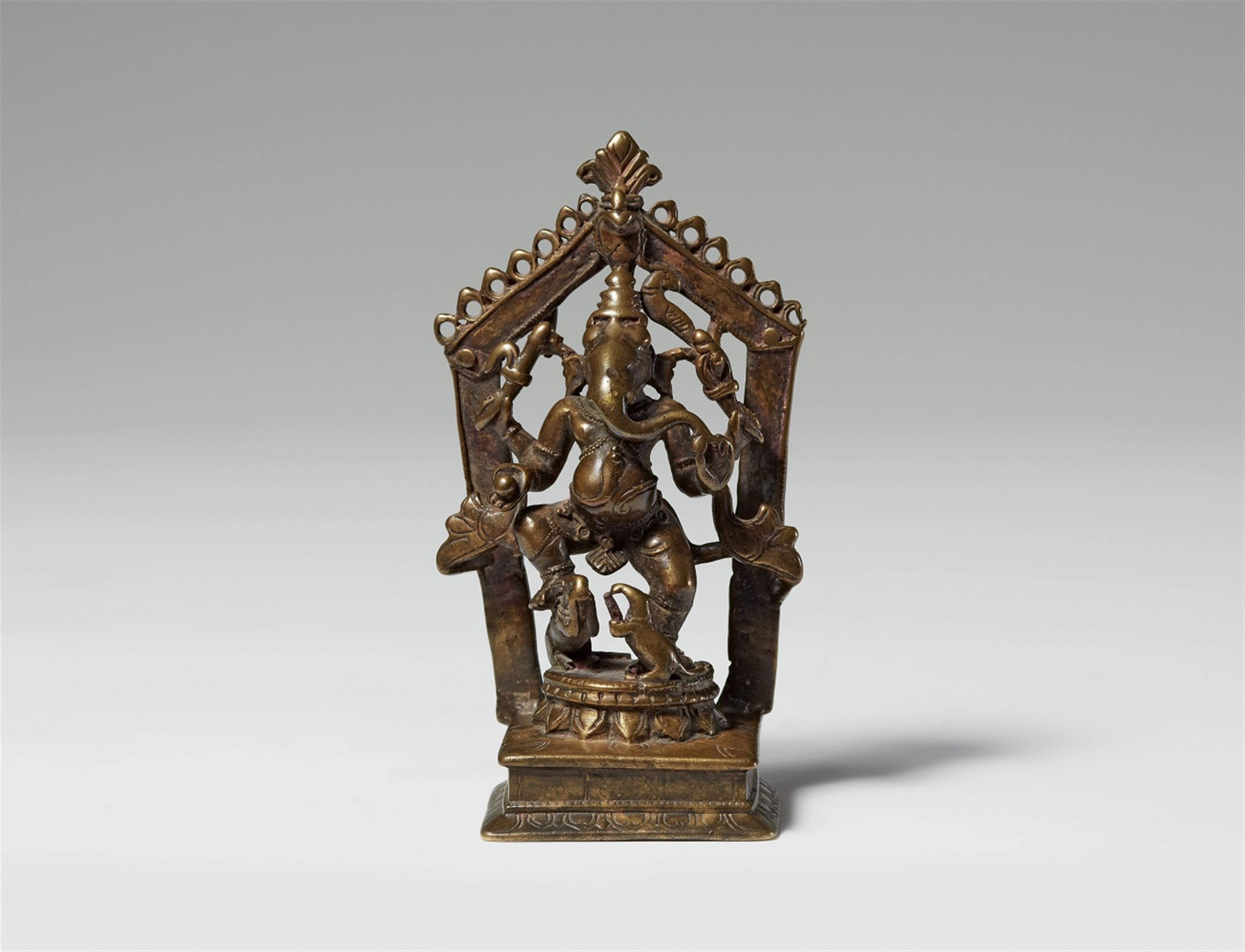 Altar des Nritya-Ganesha. Bronze. Ost-/Zentralindien. Wohl 18. Jh. - image-1