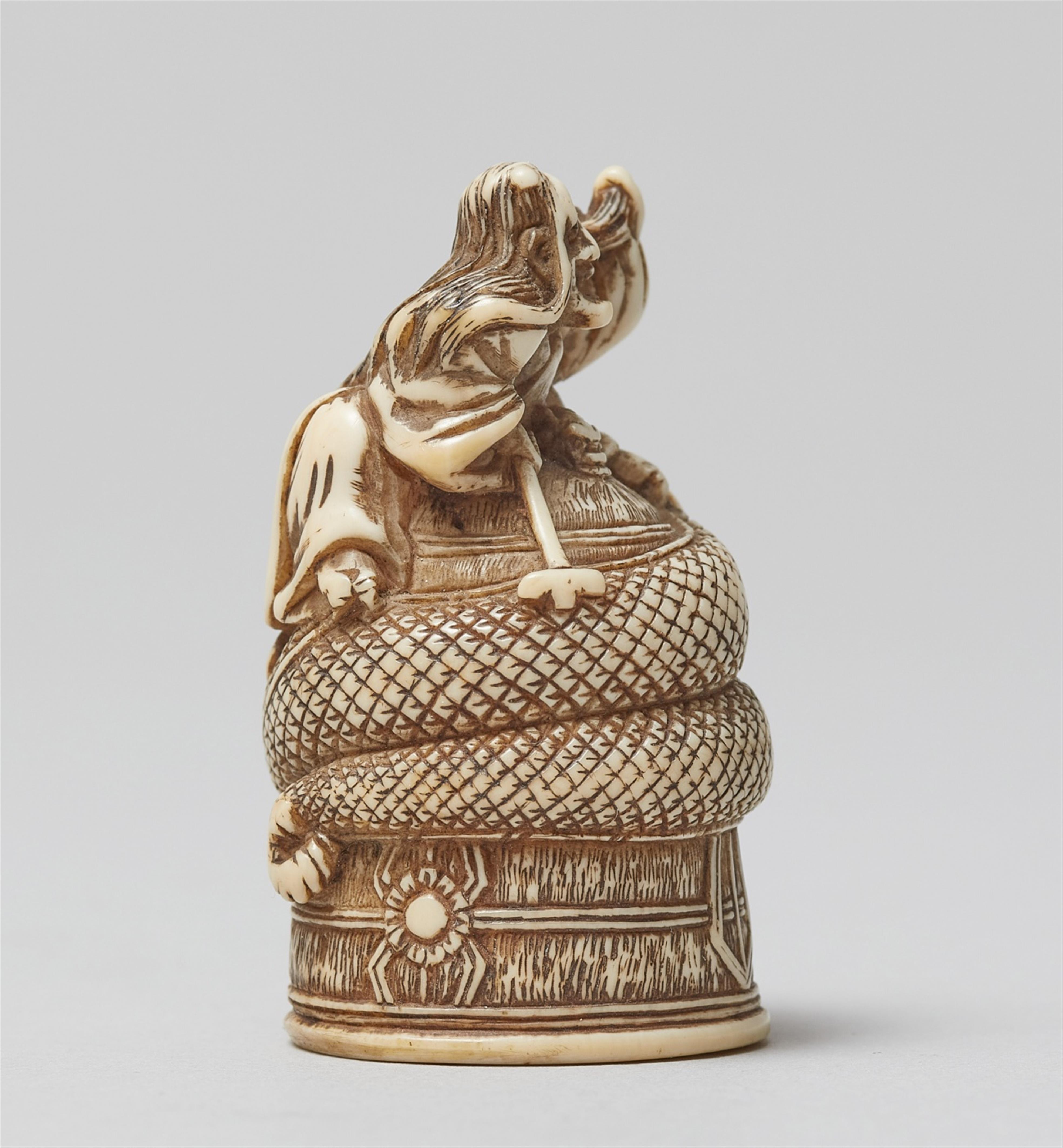 An ivory netsuke of Kiyohime. First half 19th century - image-2