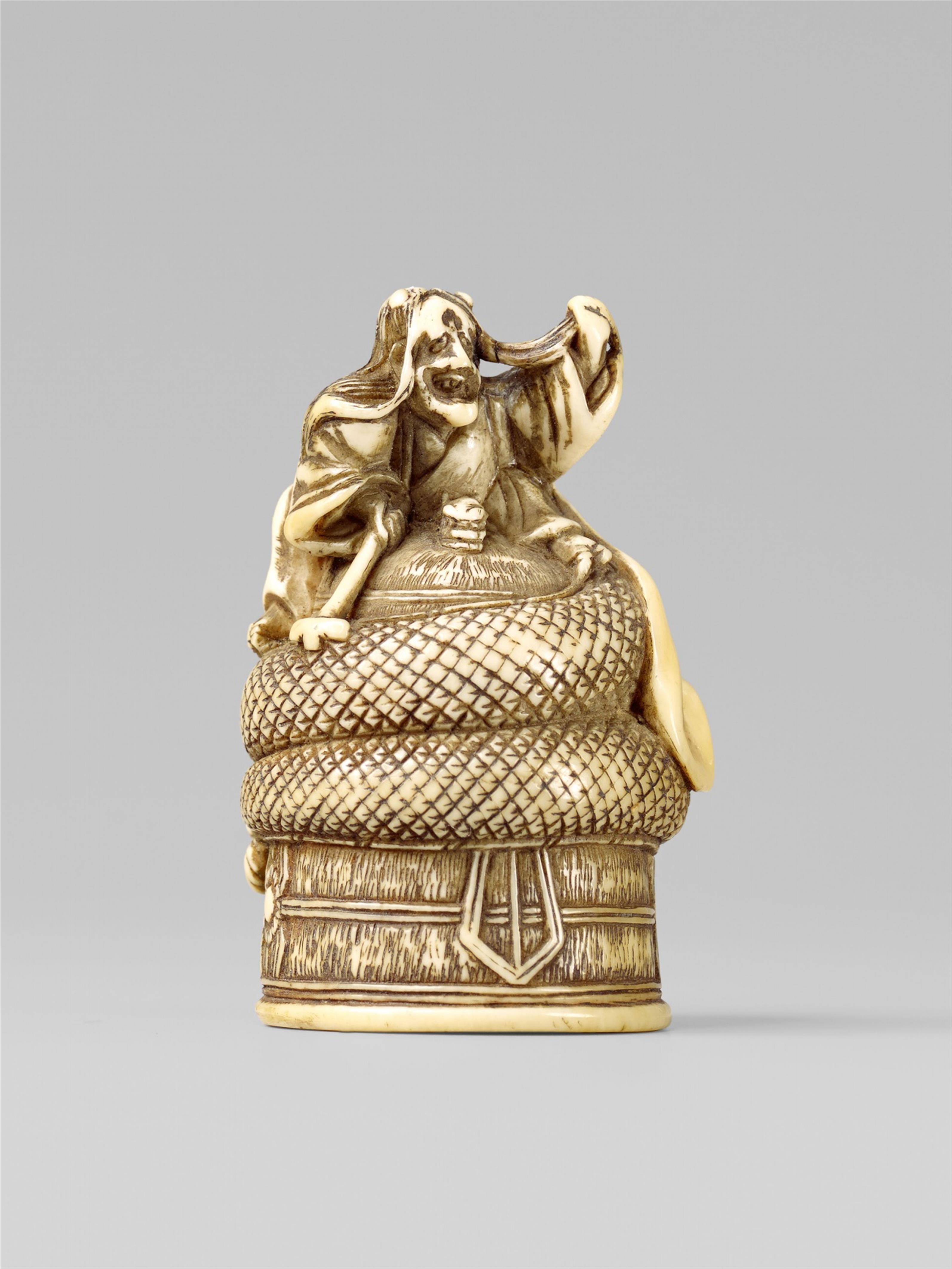 An ivory netsuke of Kiyohime. First half 19th century - image-1