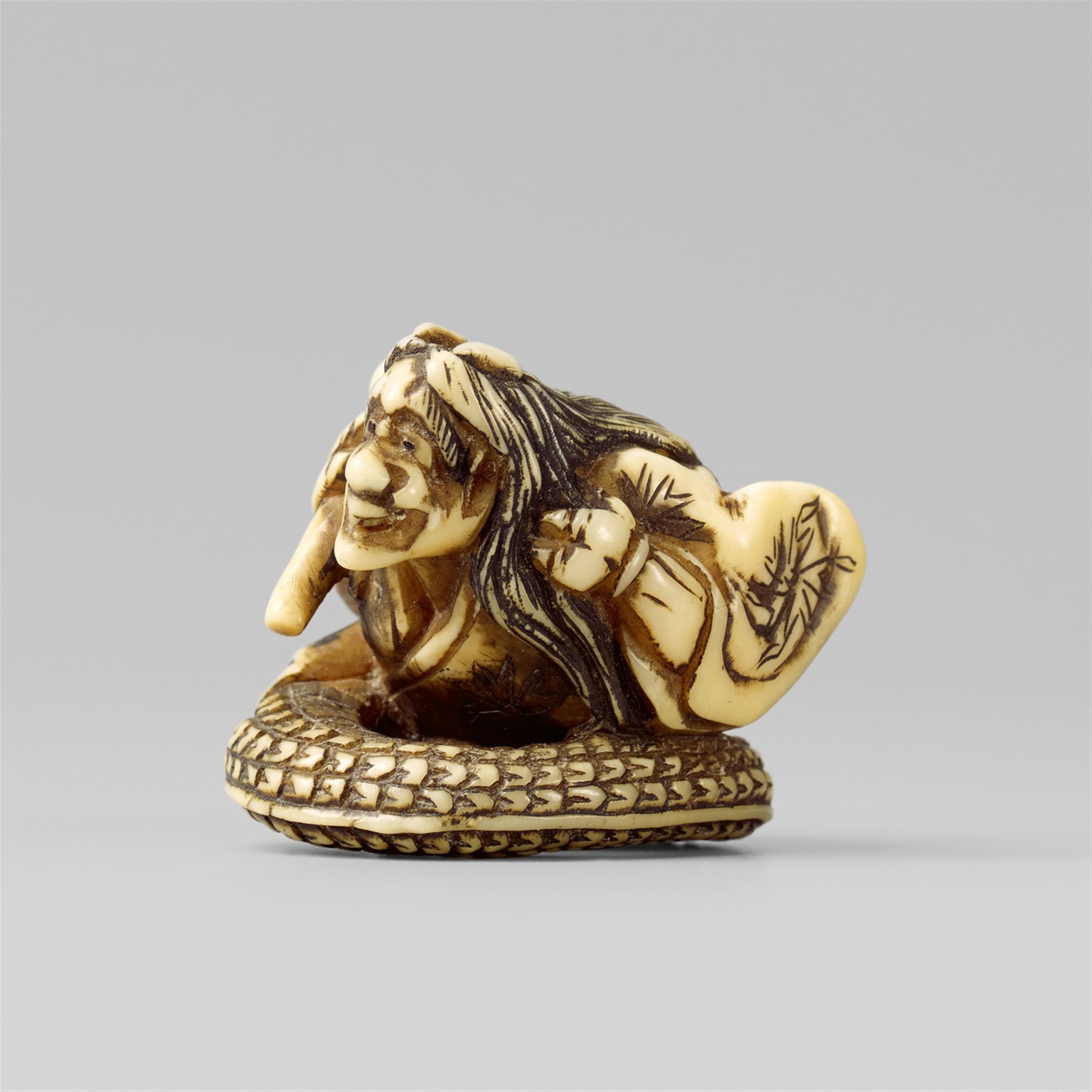 An ivory netsuke of Kiyohime. 19th century - image-1