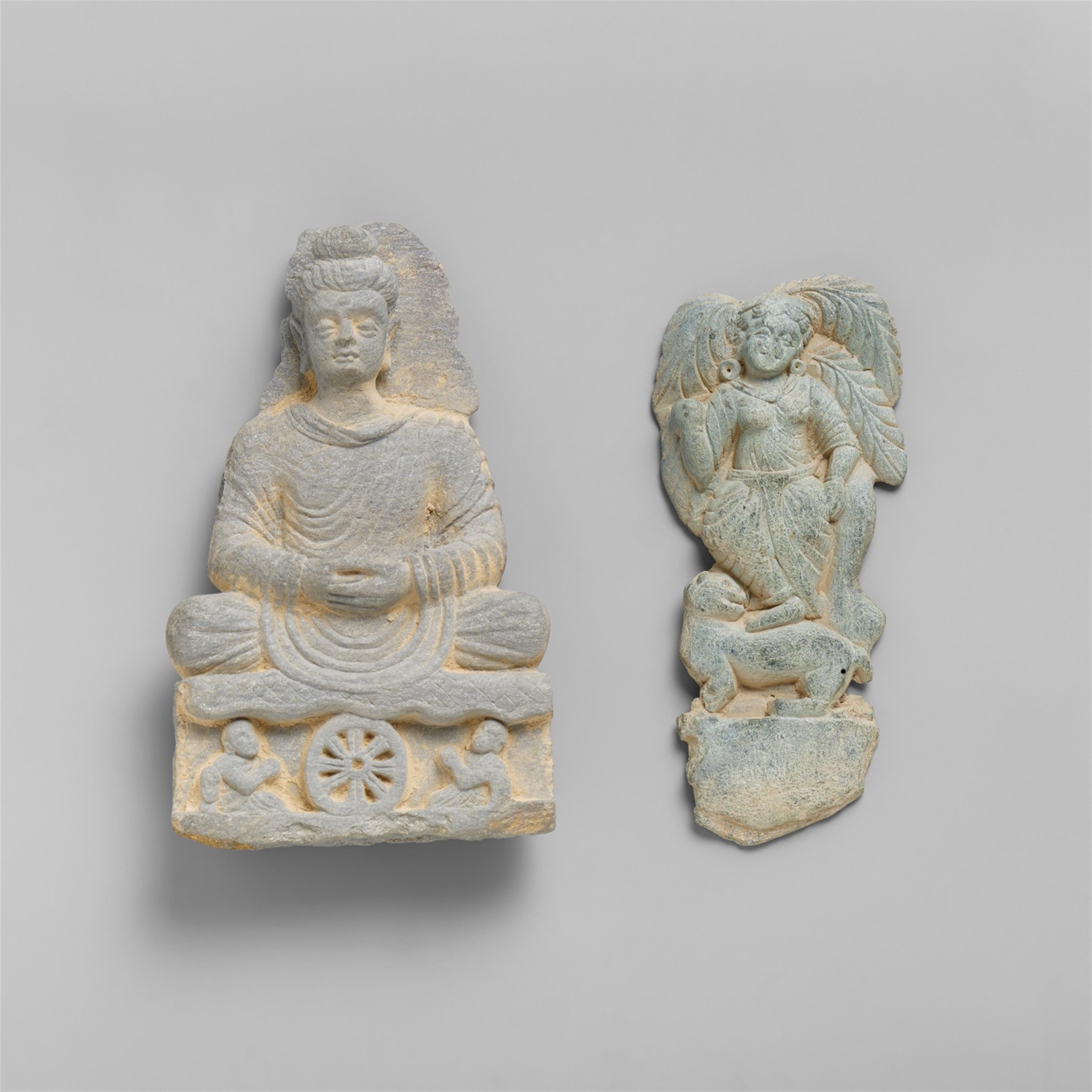 Buddha Shakyamuni. Grauer Schist. Pakistan, Gandhara. 2./3. Jh. - image-1