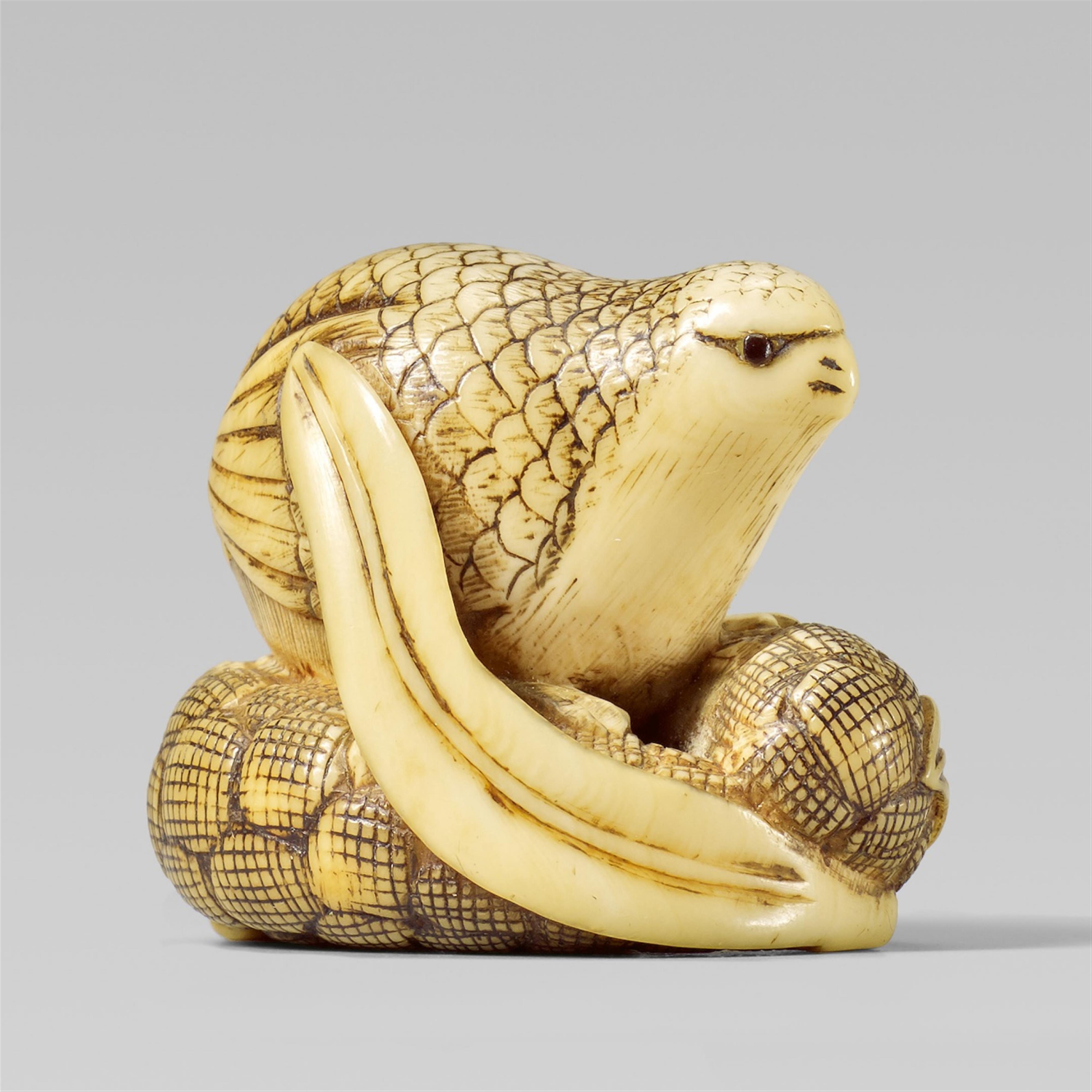 An ivory netsuke of a quail. Early 19th century - image-1