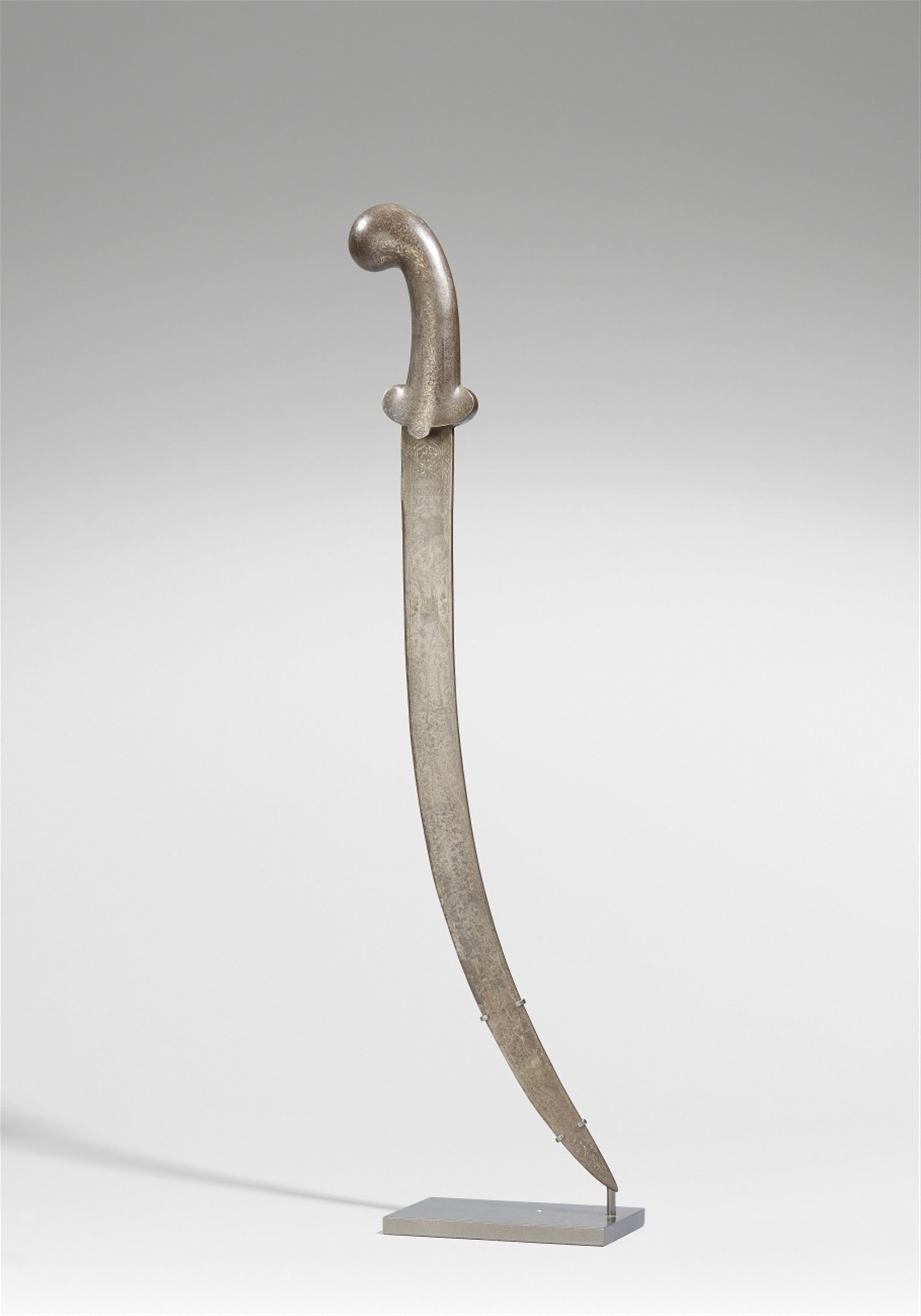 A Mughal iron sword (shamsheer). 19th century. - image-1