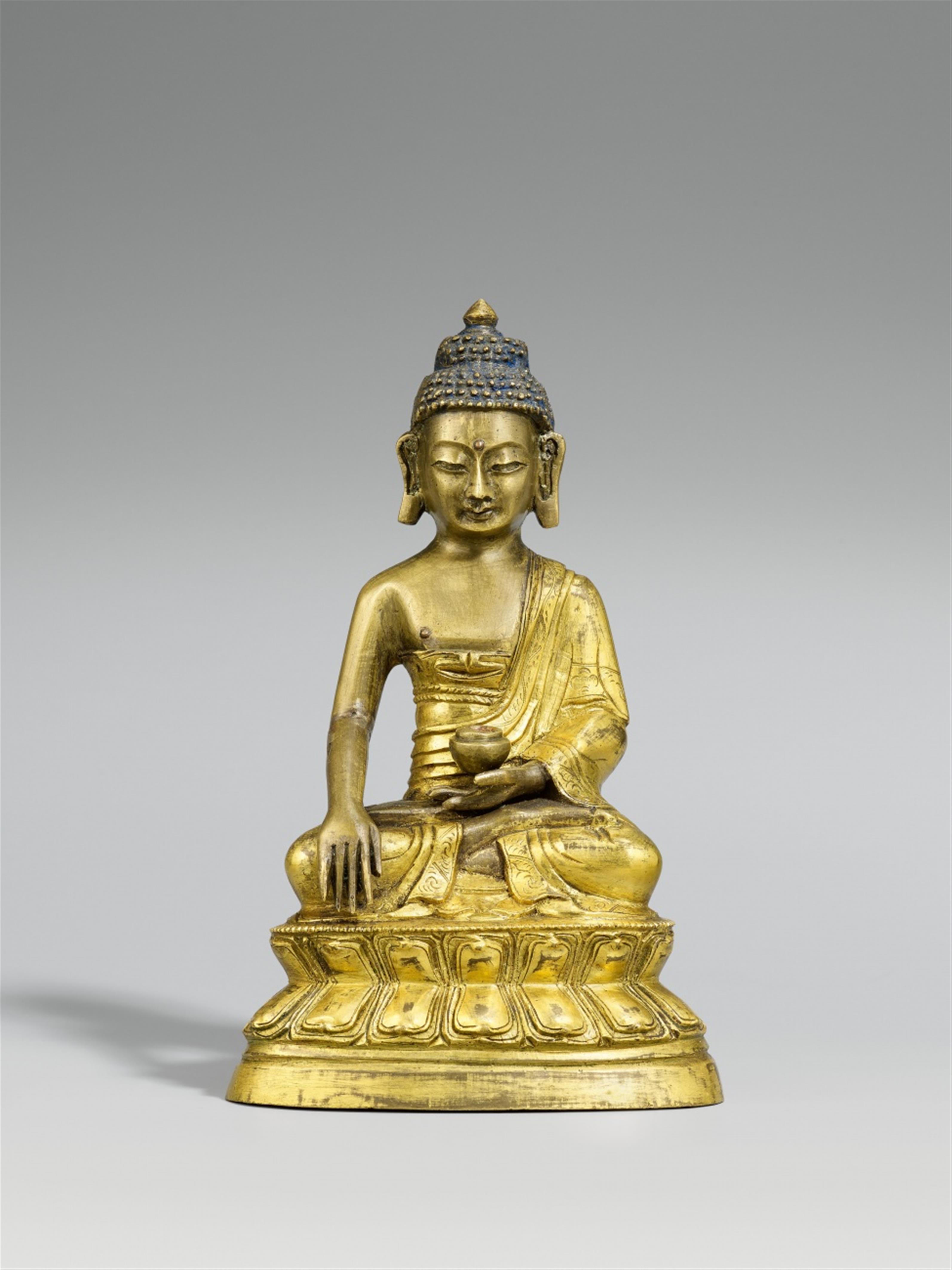 A Tibetan partially gilt bronze figure of Buddha Shakyamuni. 19th century - image-1