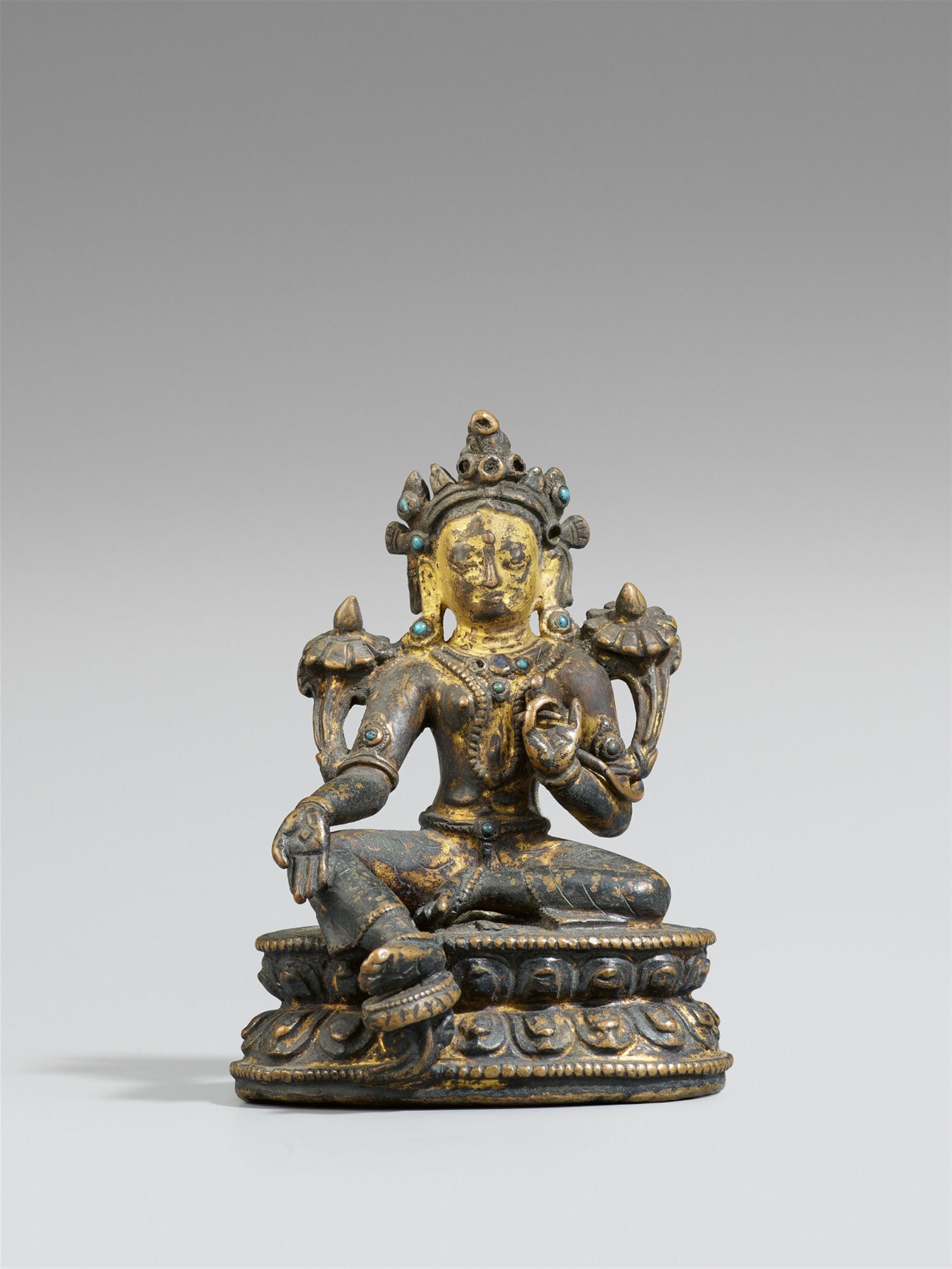 A Tibetan bronze figure of Syamatara. 17th century - image-1