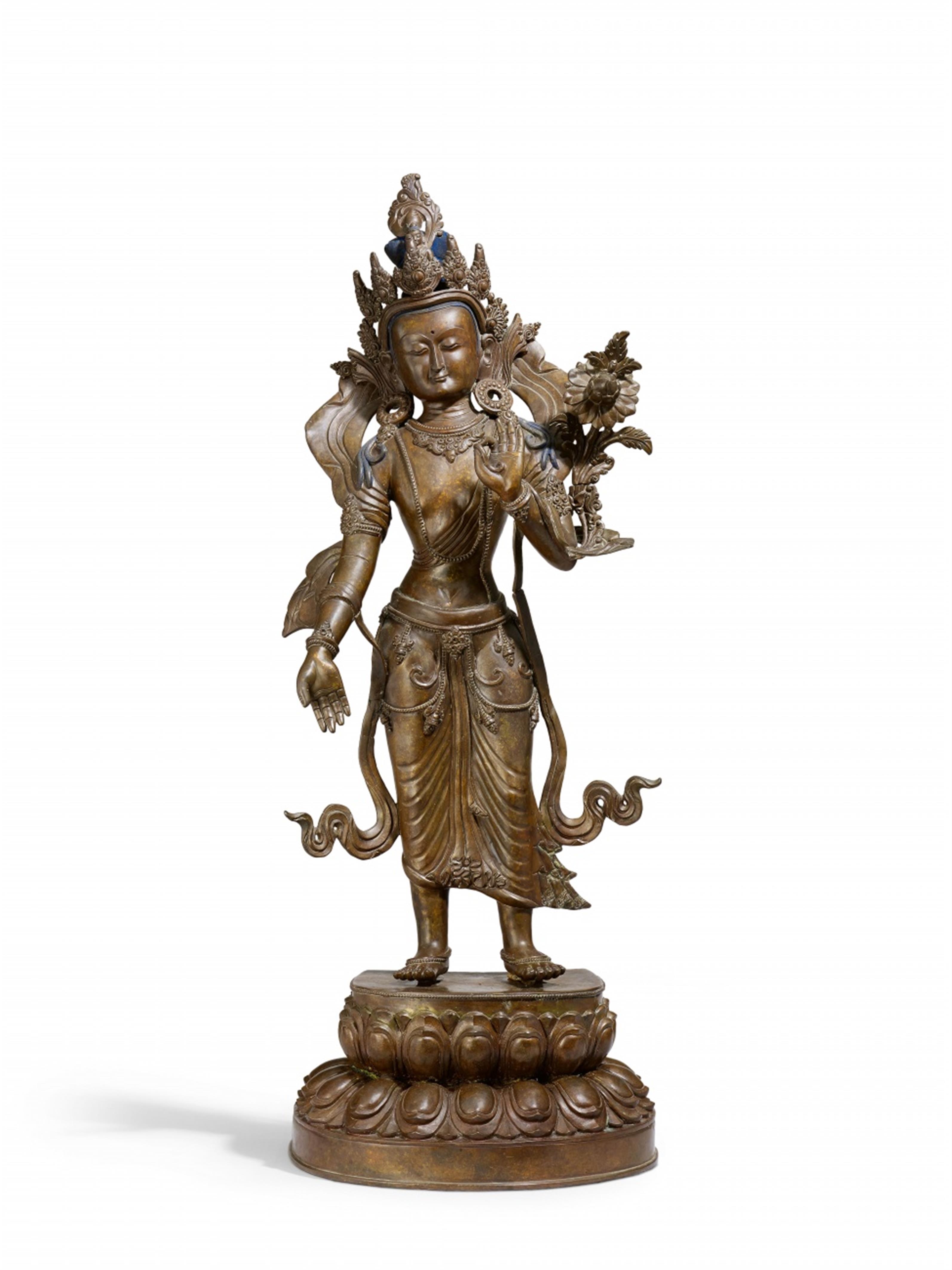 Große Figur des Padmapani. Bronze. Tibet. Spätes 19./frühes 20. Jh. - image-1