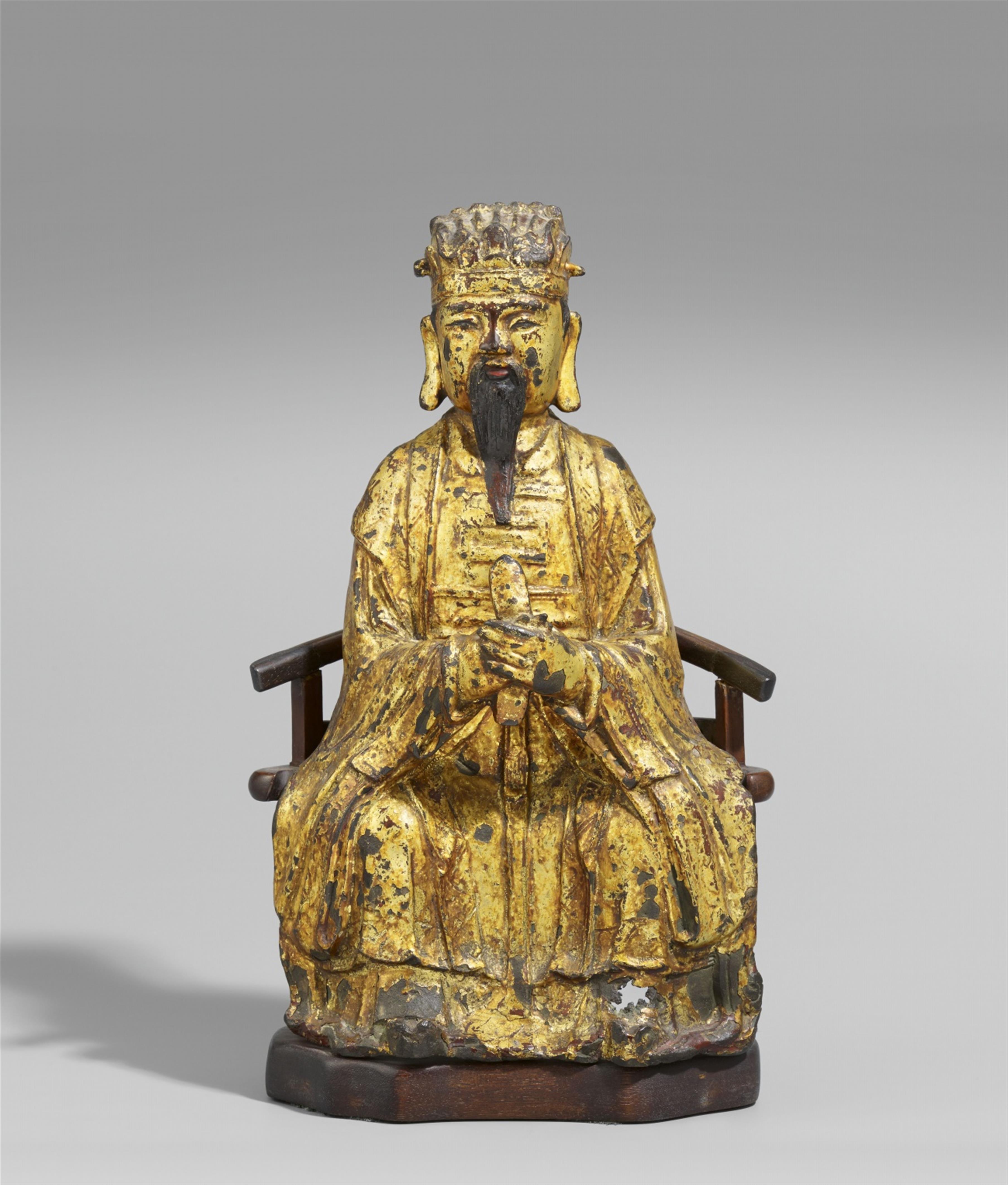 Figur eines daoistischen Kaisers. Bronze mit vergoldeter Lackfassung. Ming-Zeit - image-1