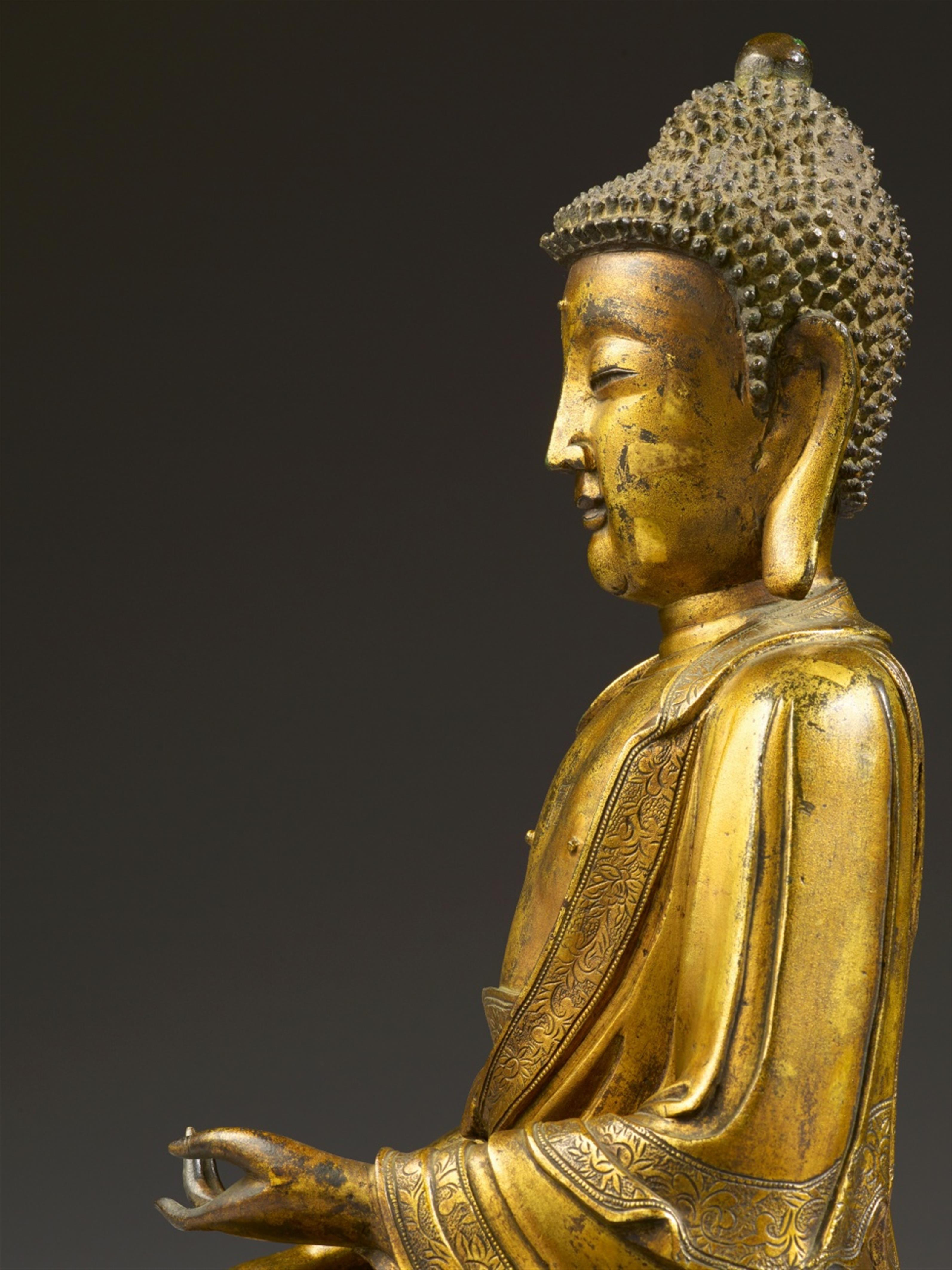 A gilt bronze figure of Buddha Shakyamuni. 17th/18th century - image-3