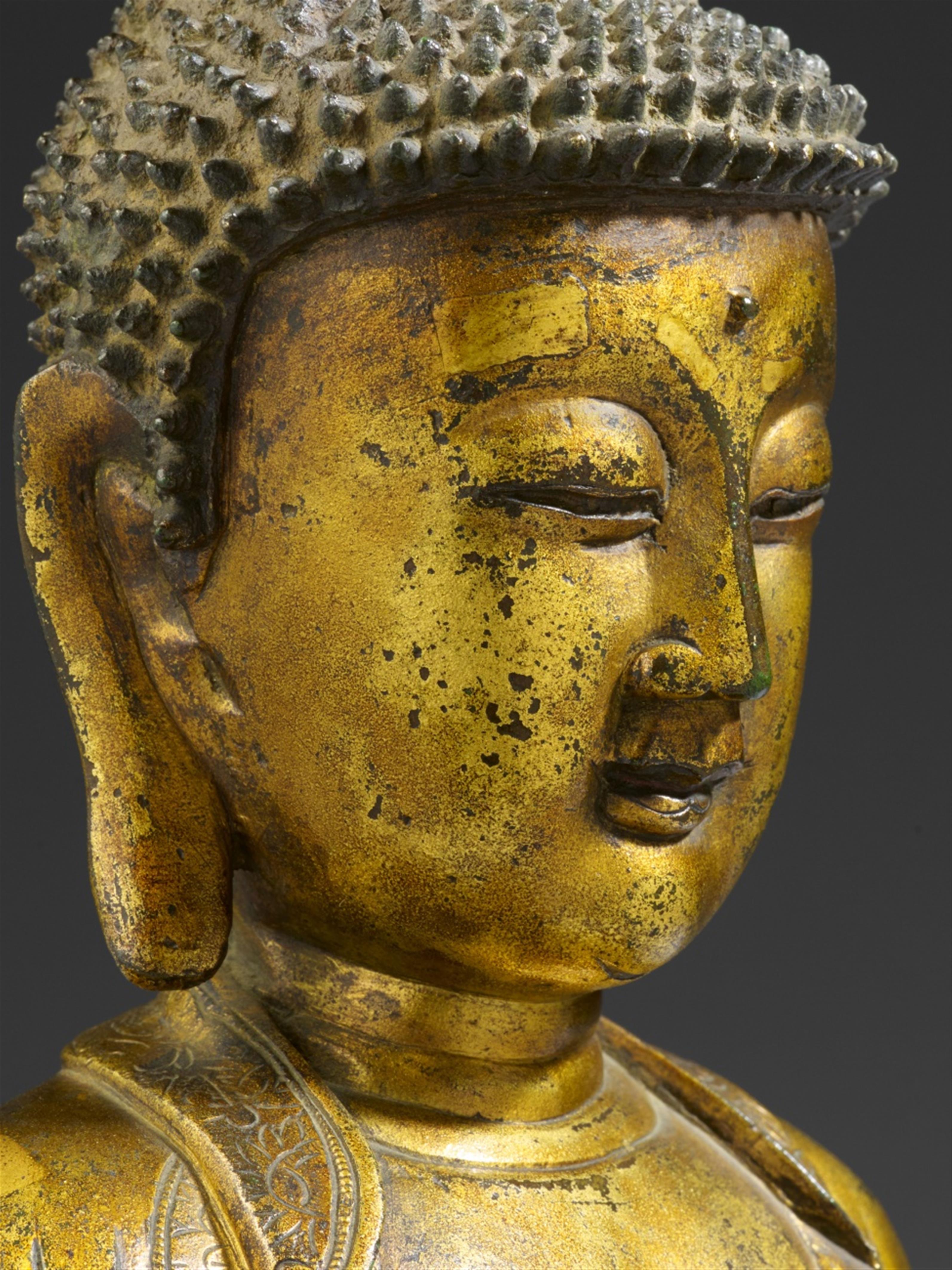 Buddha Shakyamuni. Bronze, vergoldet. 17./18. Jh. - image-4