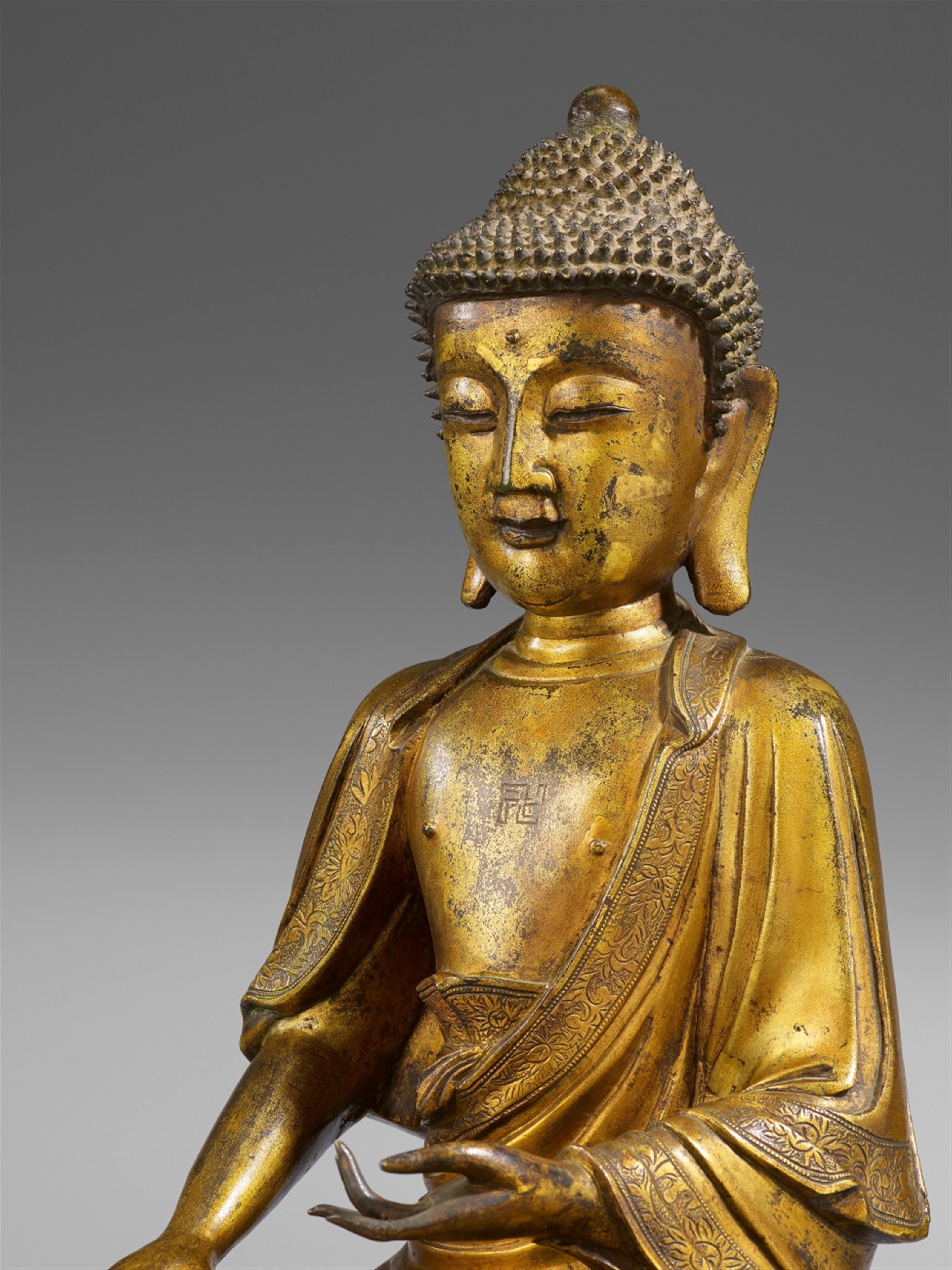 A gilt bronze figure of Buddha Shakyamuni. 17th/18th century - image-5