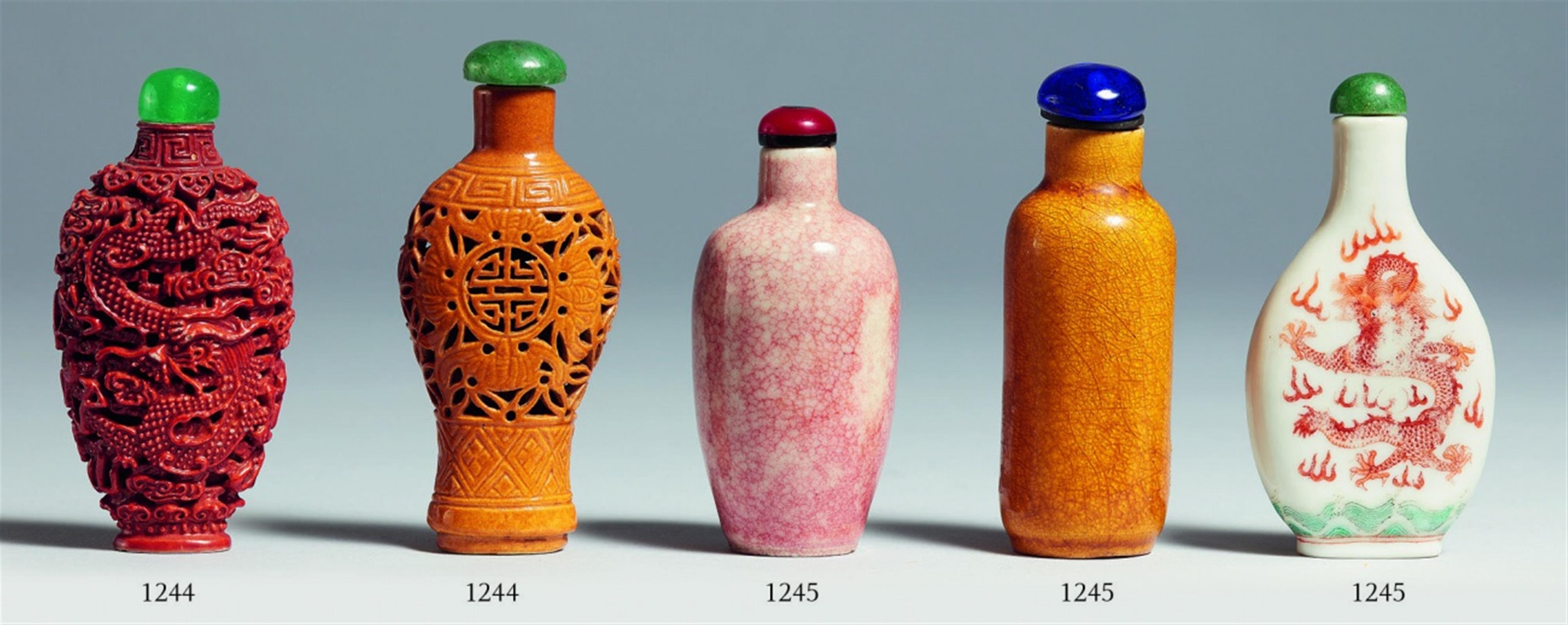 Zwei snuff bottle. Porzellan. 18./19. Jh. - image-1